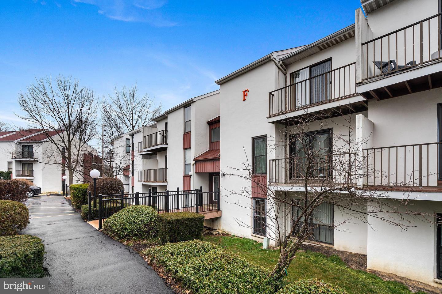 301 BYBERRY ROAD 00 F4