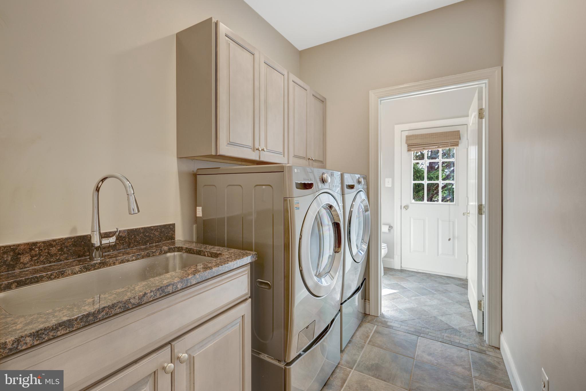 TIMBERLAKE ESTATES - Residential