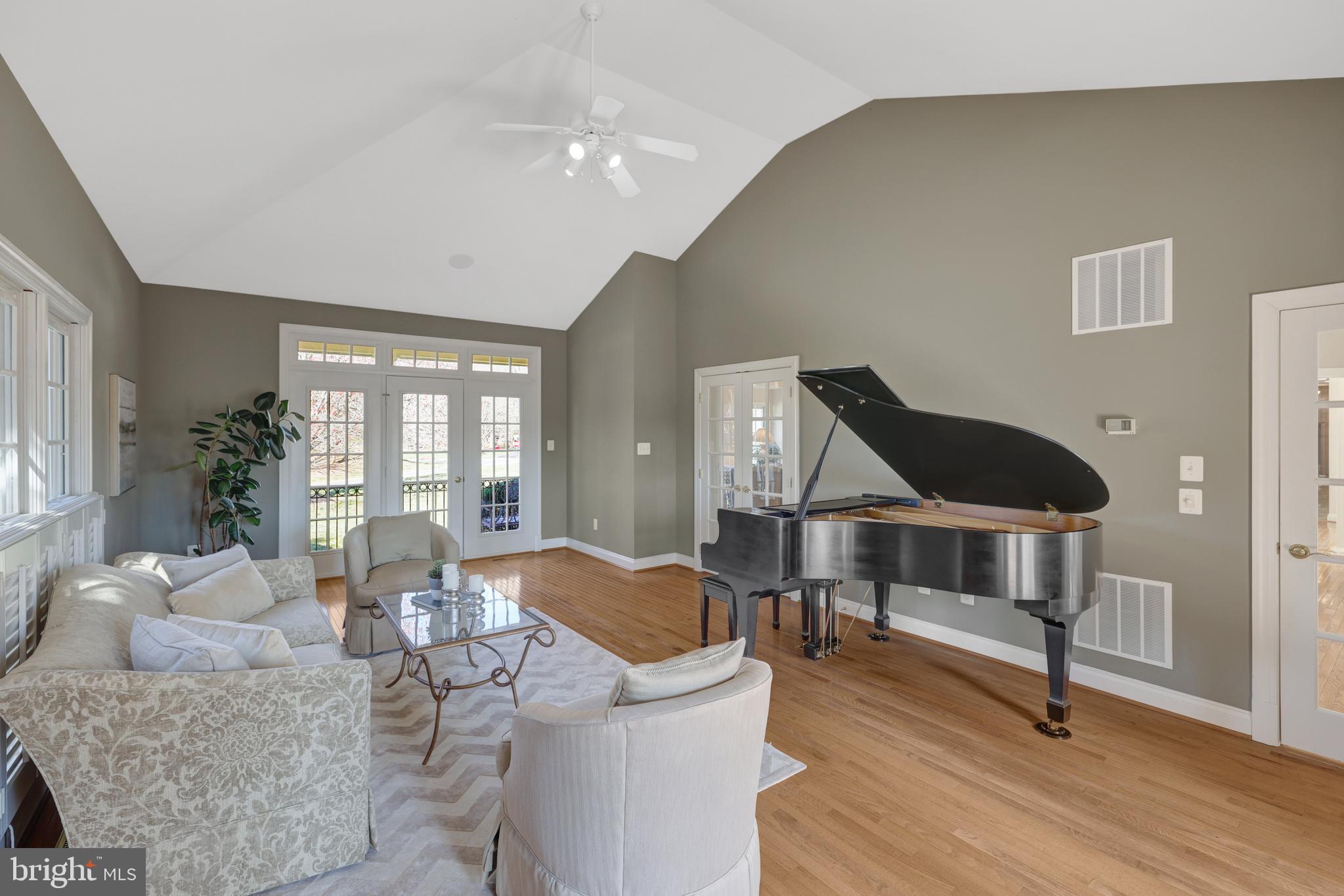 TIMBERLAKE ESTATES - Residential