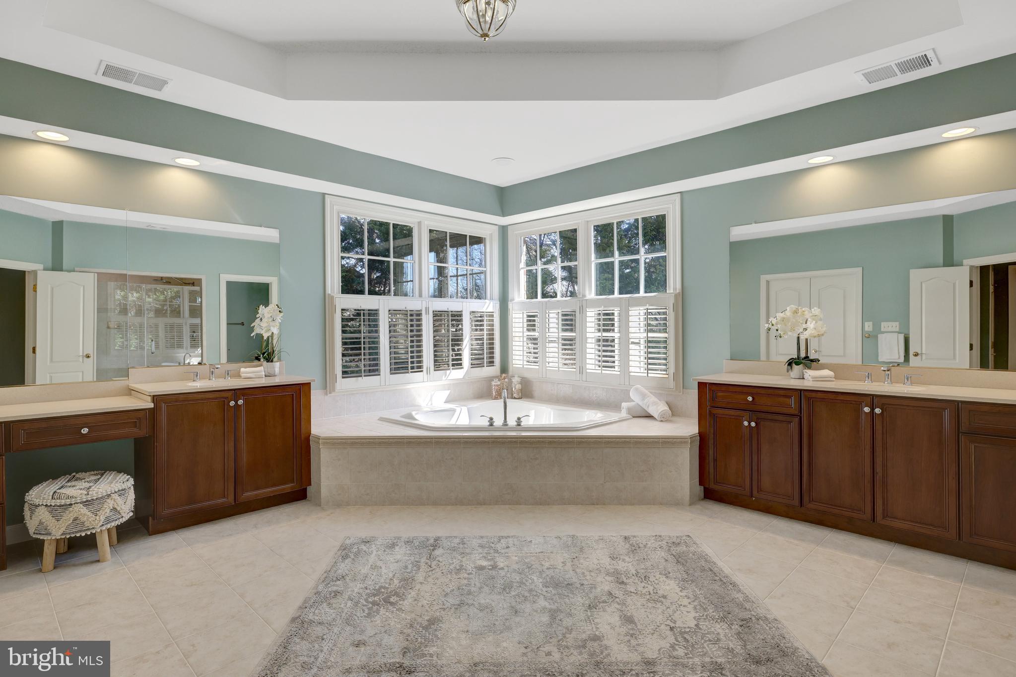 TIMBERLAKE ESTATES - Residential