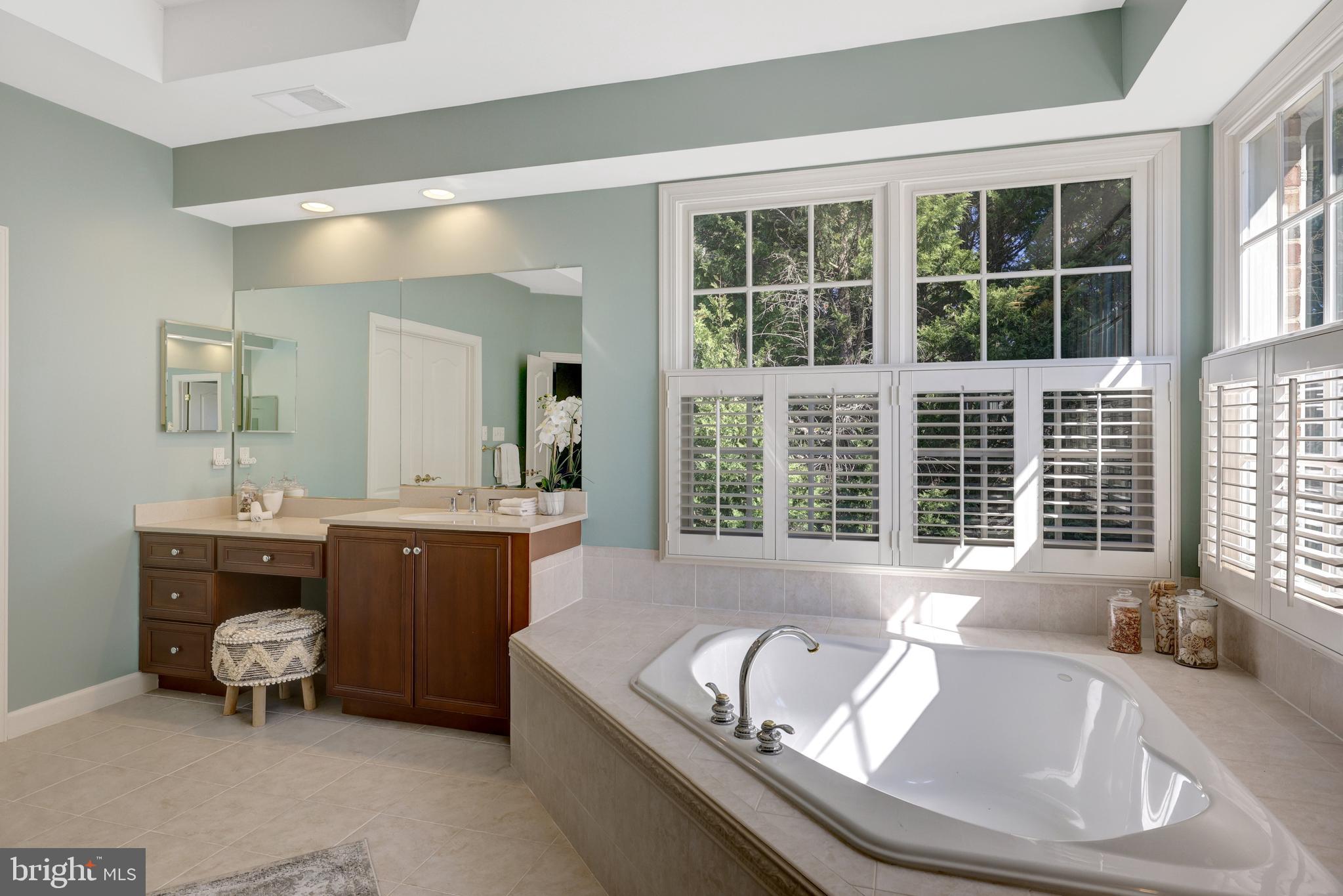 TIMBERLAKE ESTATES - Residential