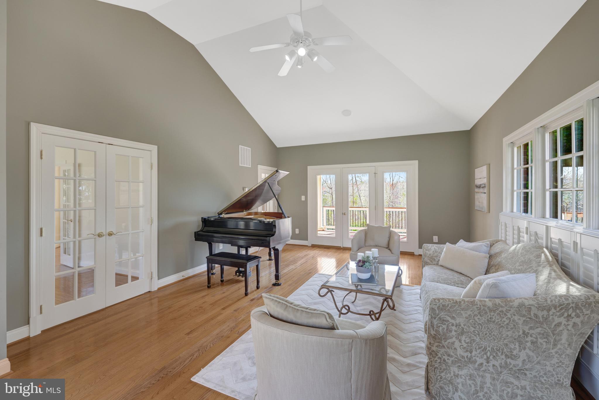 TIMBERLAKE ESTATES - Residential