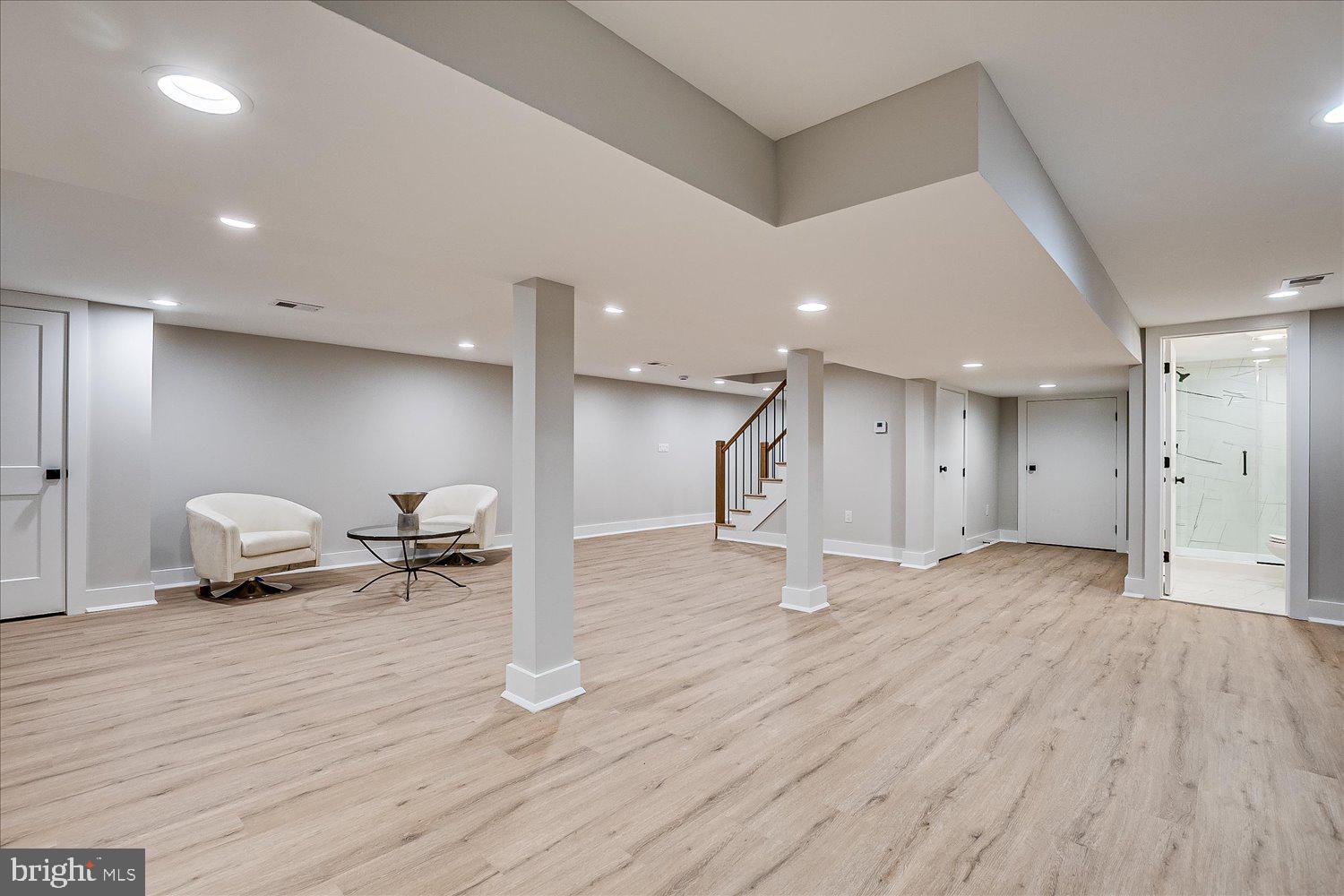 RIVERSIDE - Residential