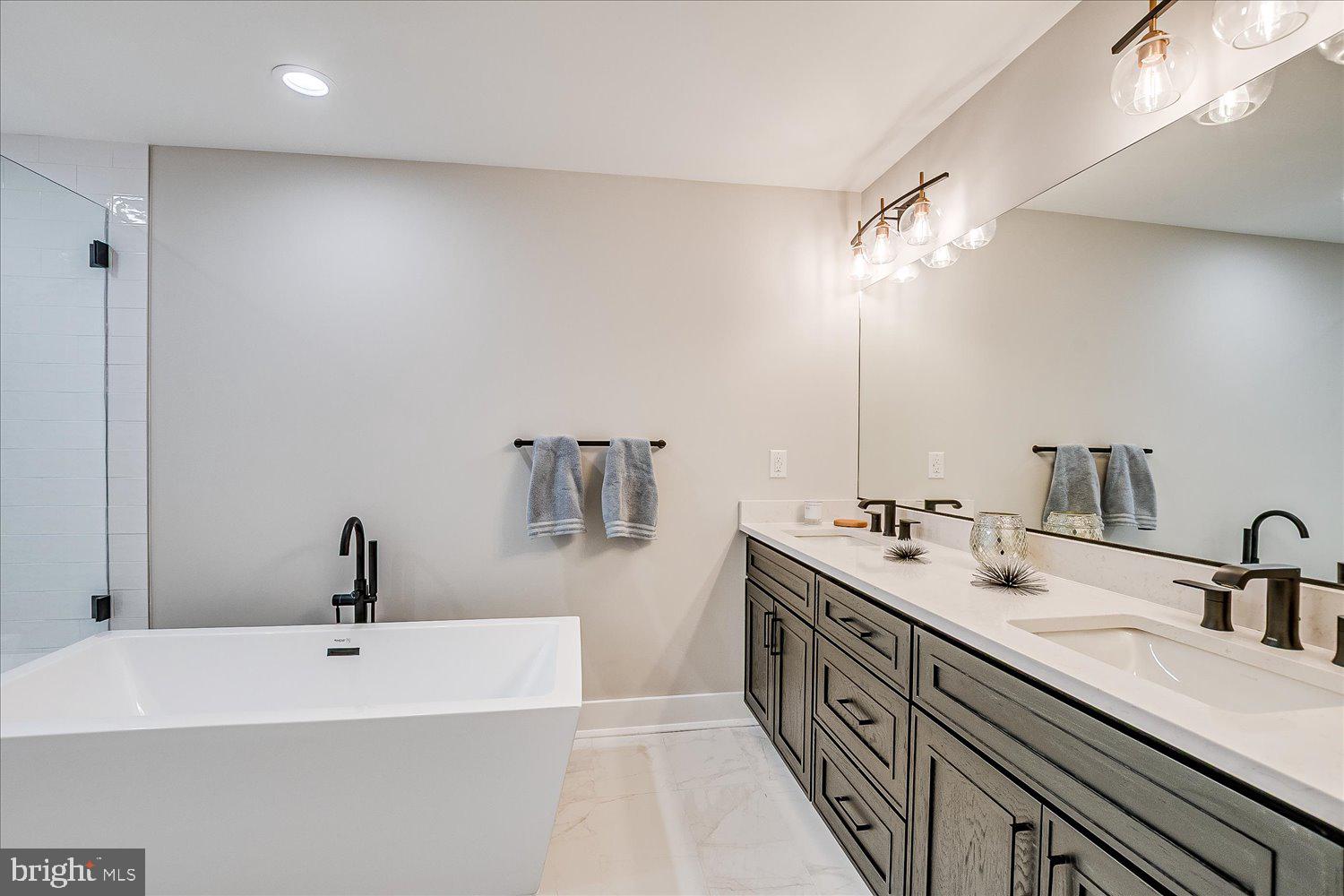 RIVERSIDE - Residential