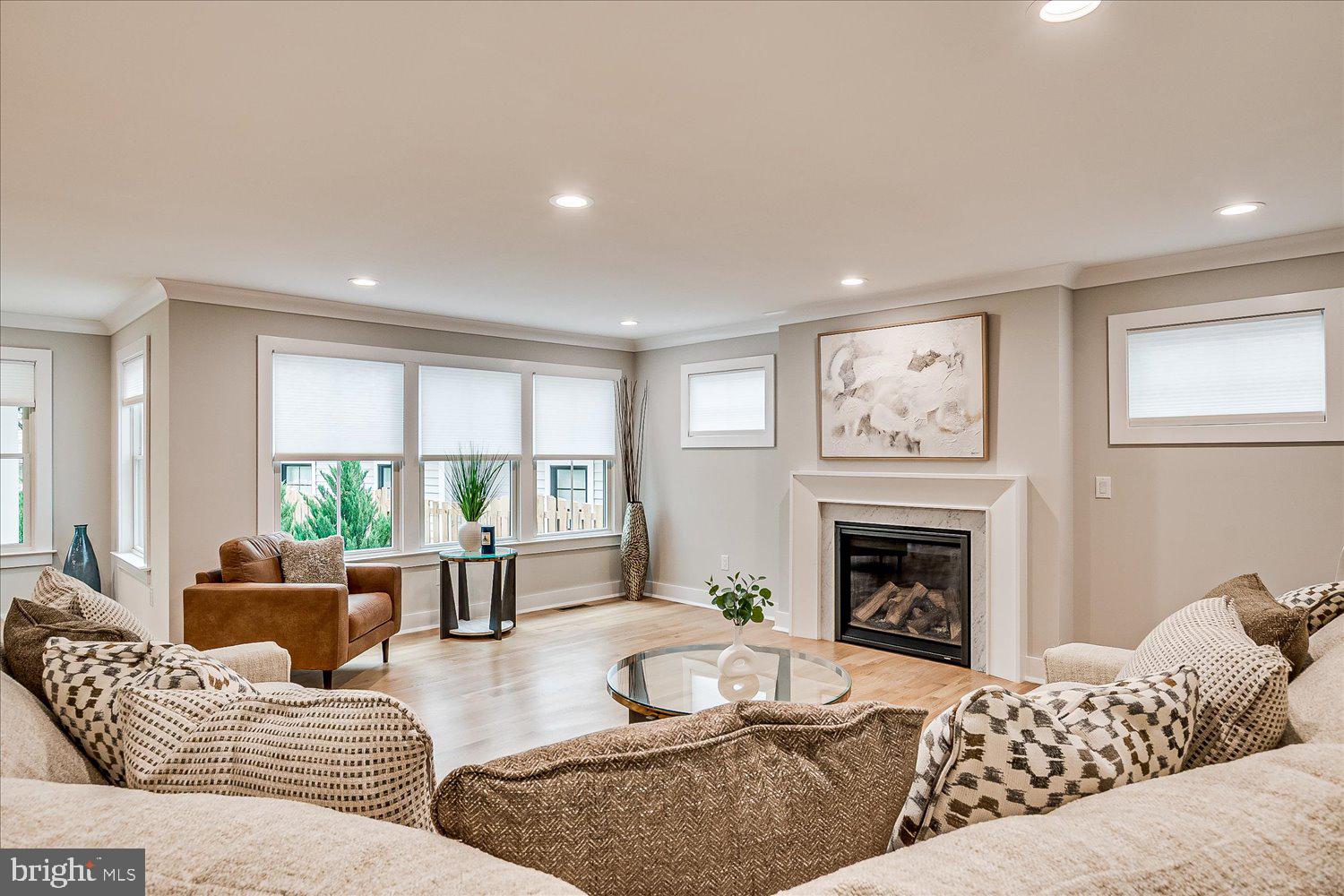 RIVERSIDE - Residential