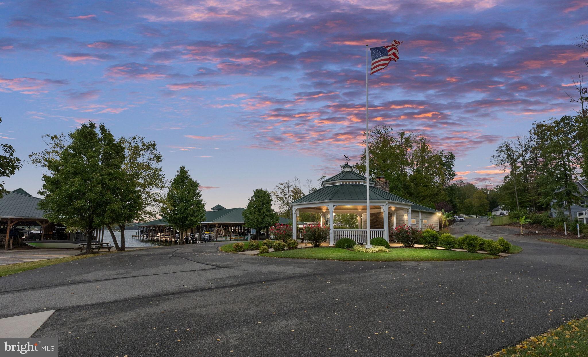 MILL RUN - Residential