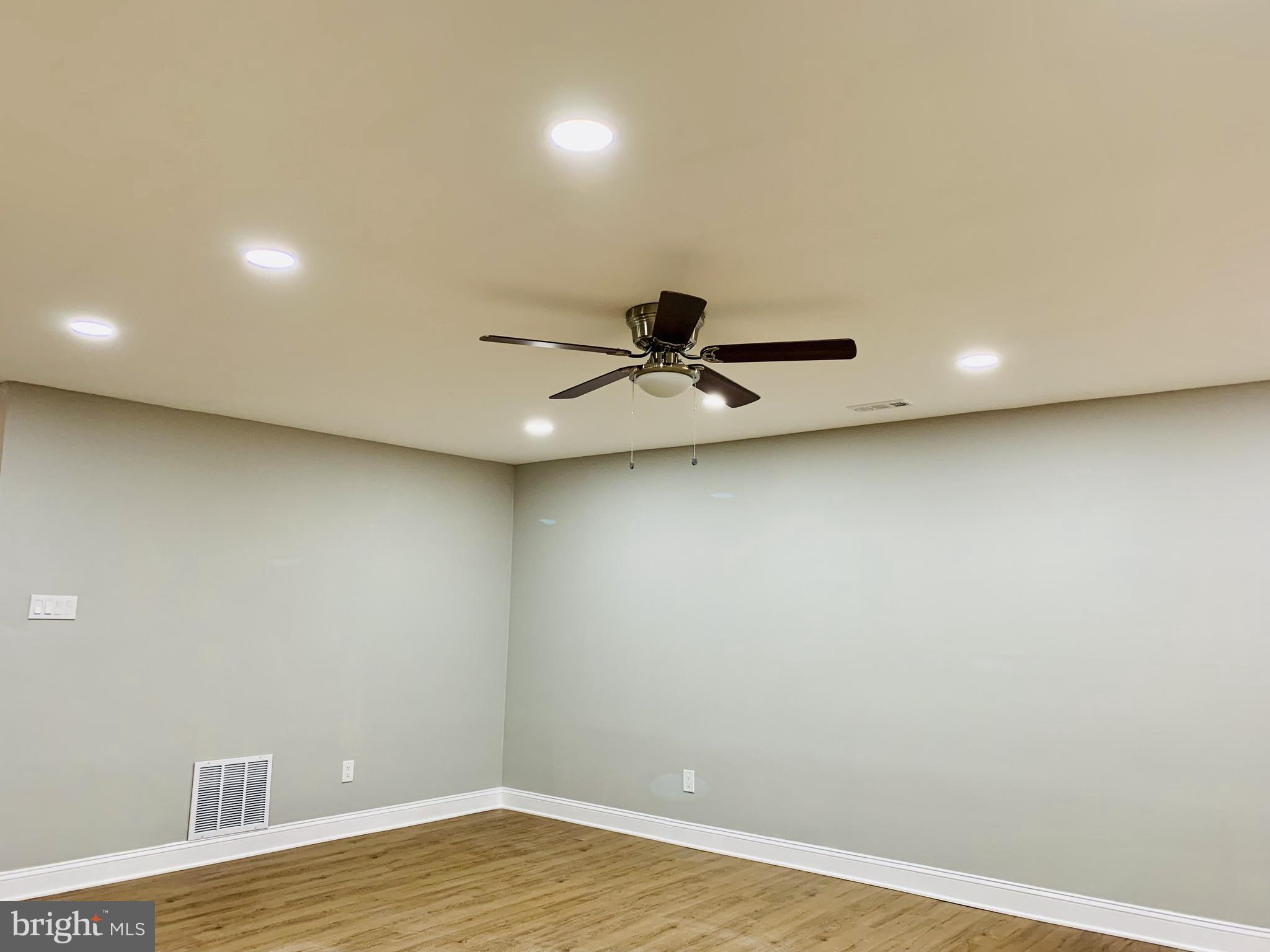 4860 W BRIGANTINE COURT