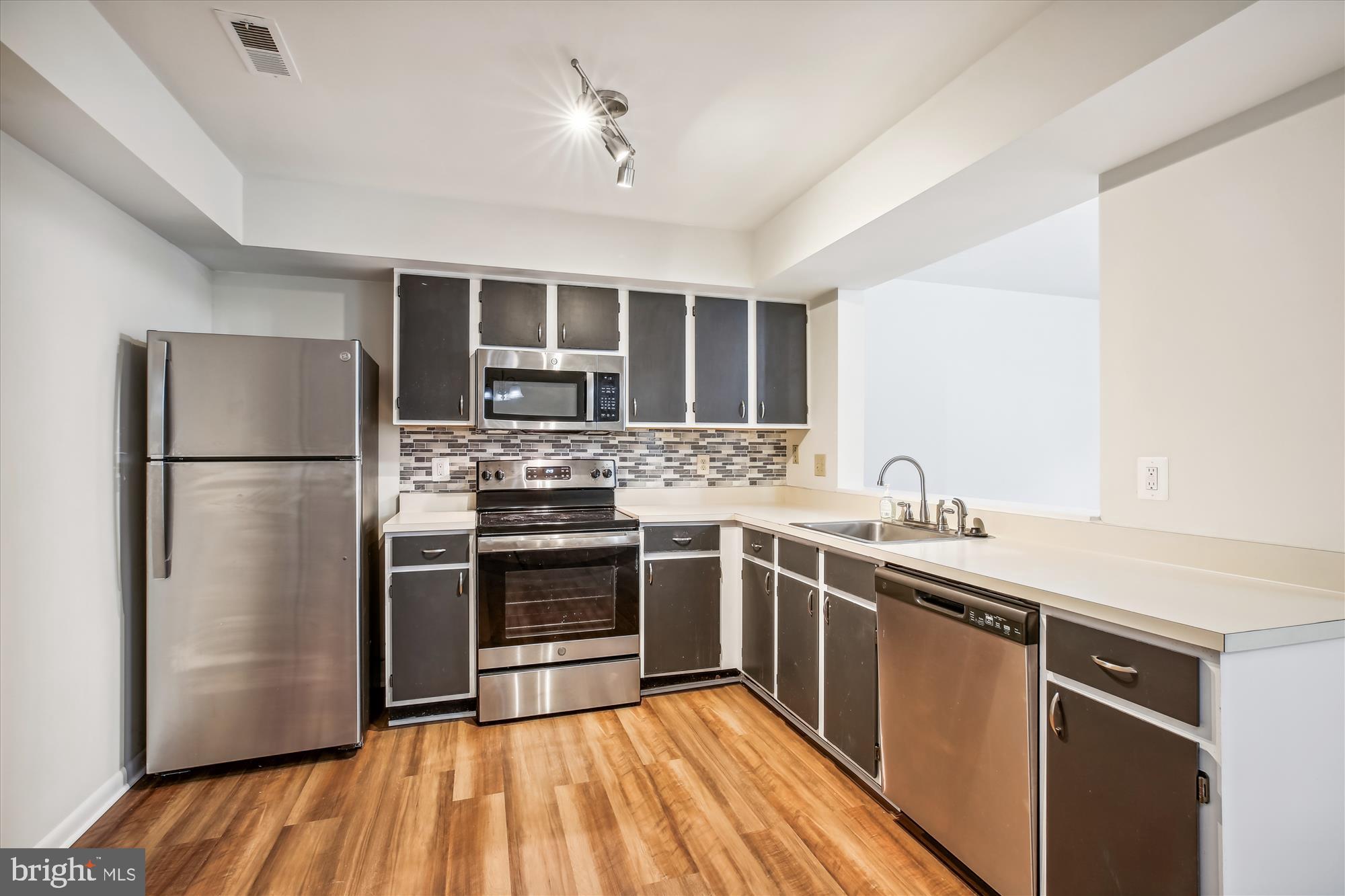 FOREST BROOKE - Residential Lease