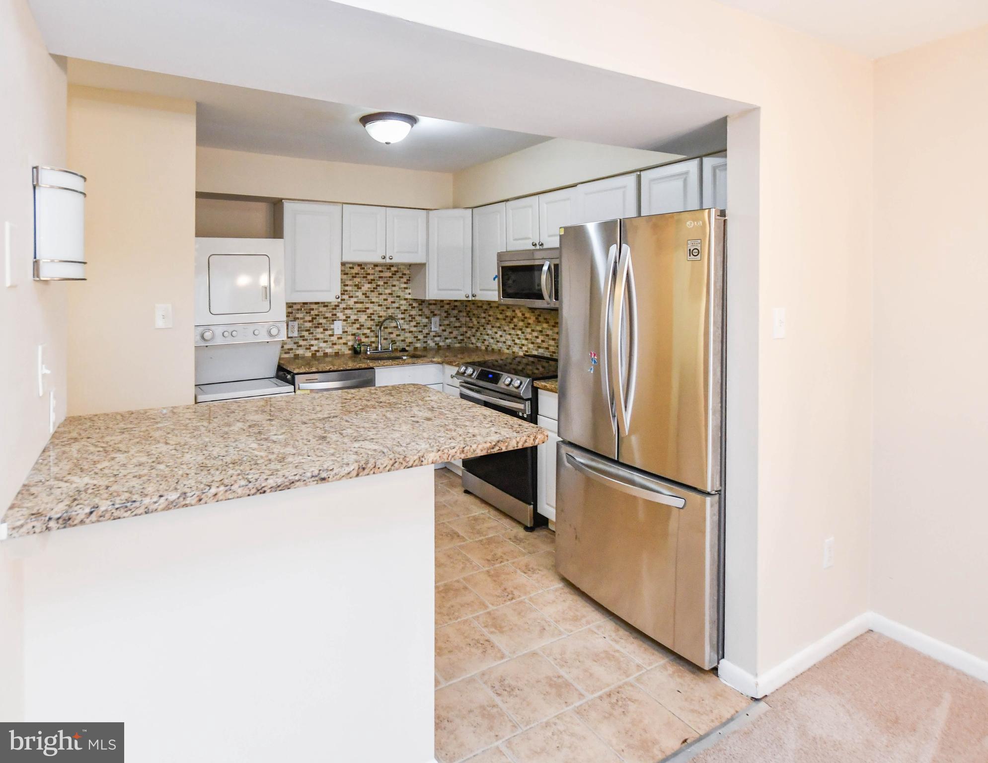 APPLEWALK CONDO - Residential Lease