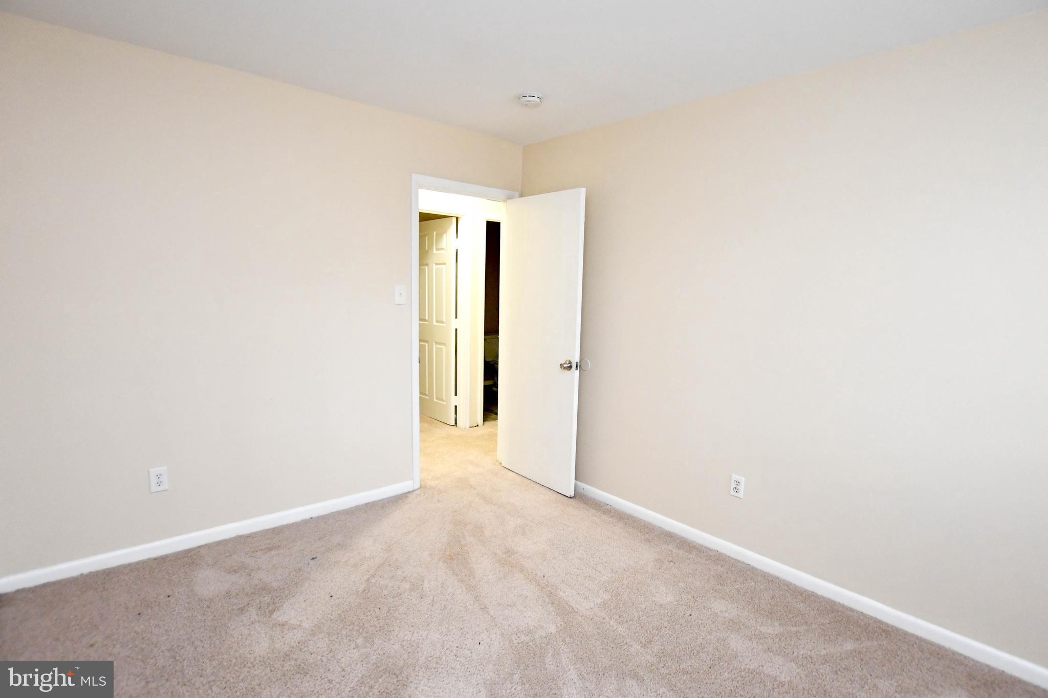 APPLEWALK CONDO - Residential Lease