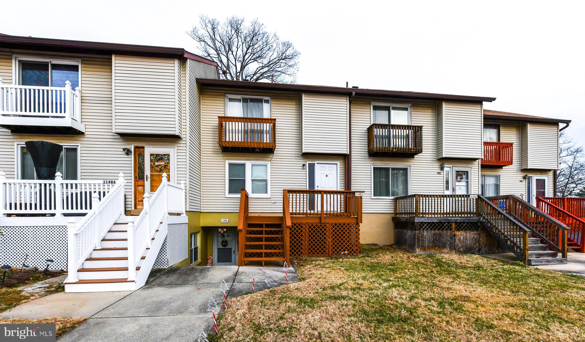 APPLEWALK CONDO - Residential Lease