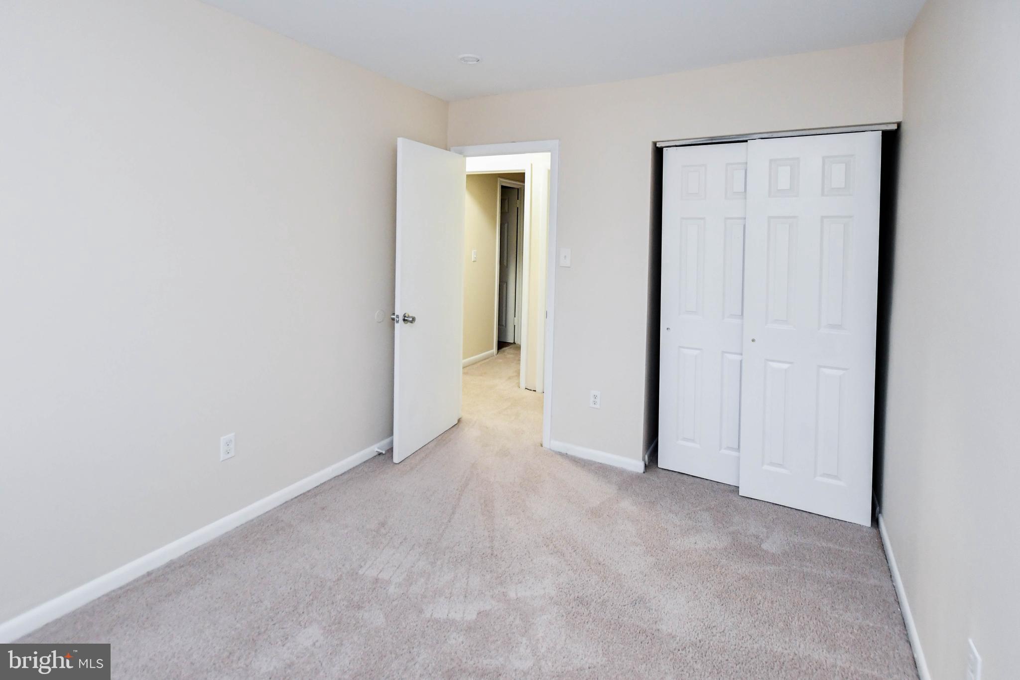 APPLEWALK CONDO - Residential Lease