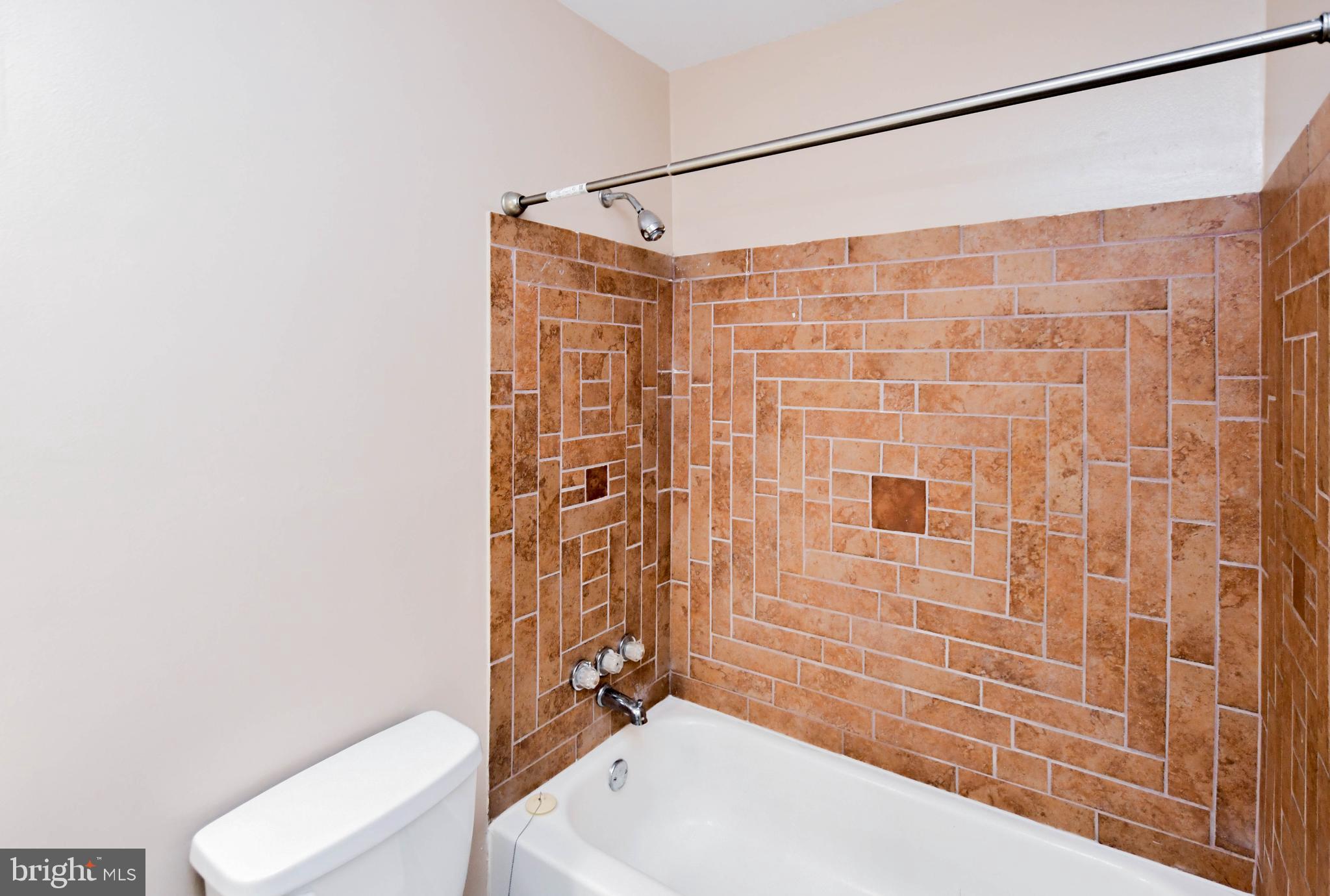 APPLEWALK CONDO - Residential Lease