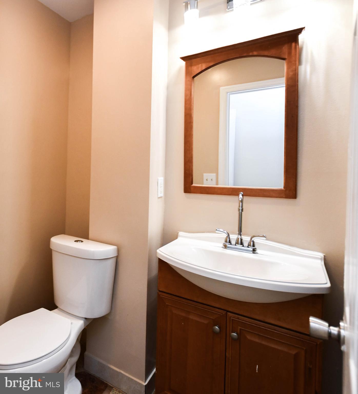 APPLEWALK CONDO - Residential Lease