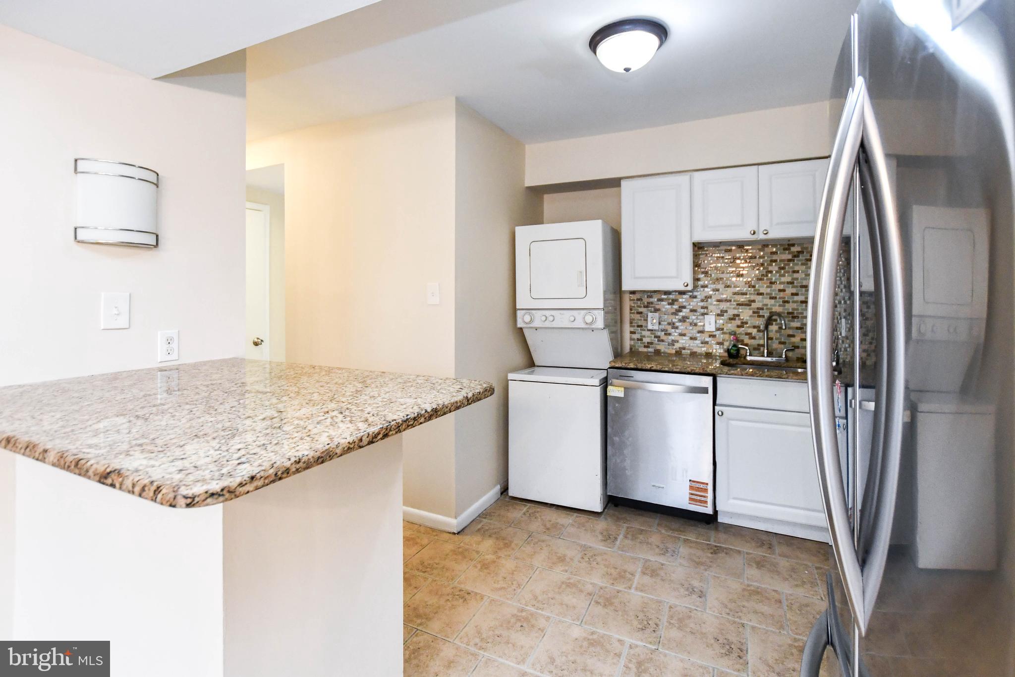 APPLEWALK CONDO - Residential Lease