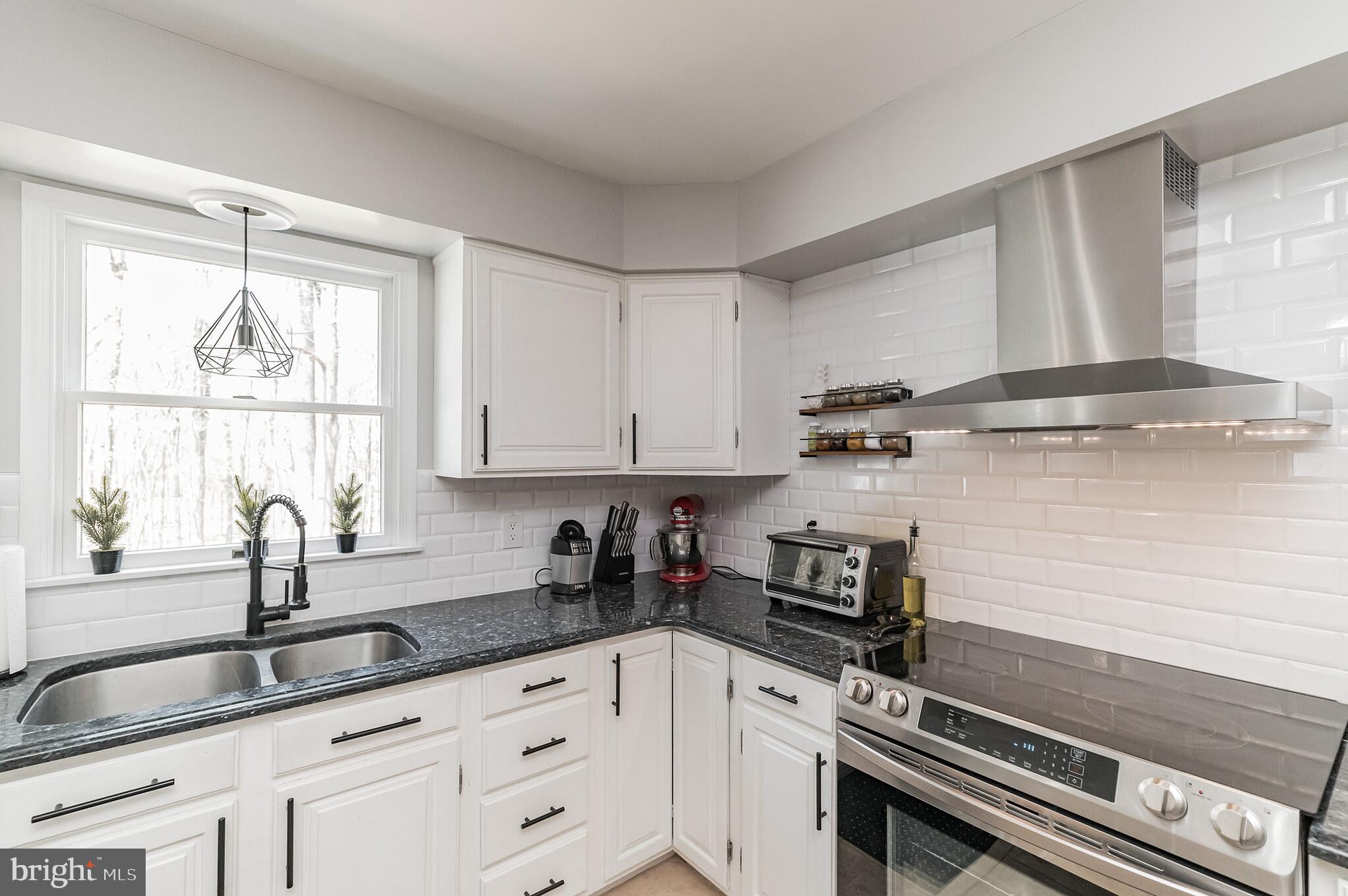 CANNON BLUFF - Residential