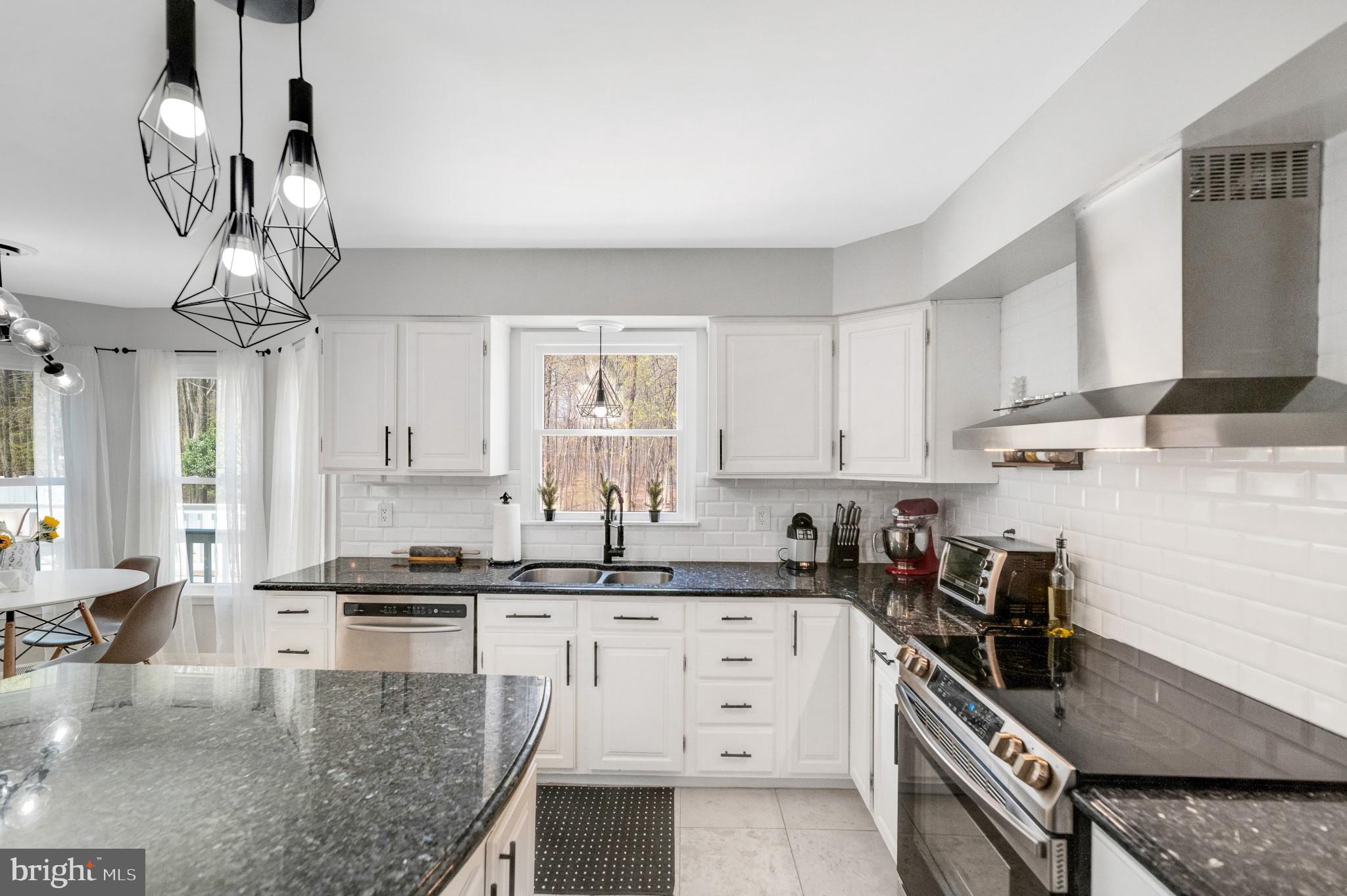 CANNON BLUFF - Residential