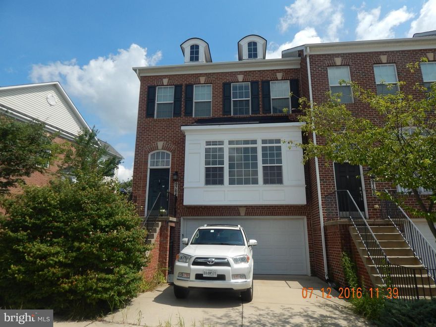 ***Bank Owned*** Lovely and spacious townhouse in need of some TLC. Features 3 level bump-out, spacious kitchen, huge master suite, fire place, deck, two car garage, and much more. Sold AS-IS, seller will not make any repairsCASH or Rehab loan only. 10% EMD required by Bank