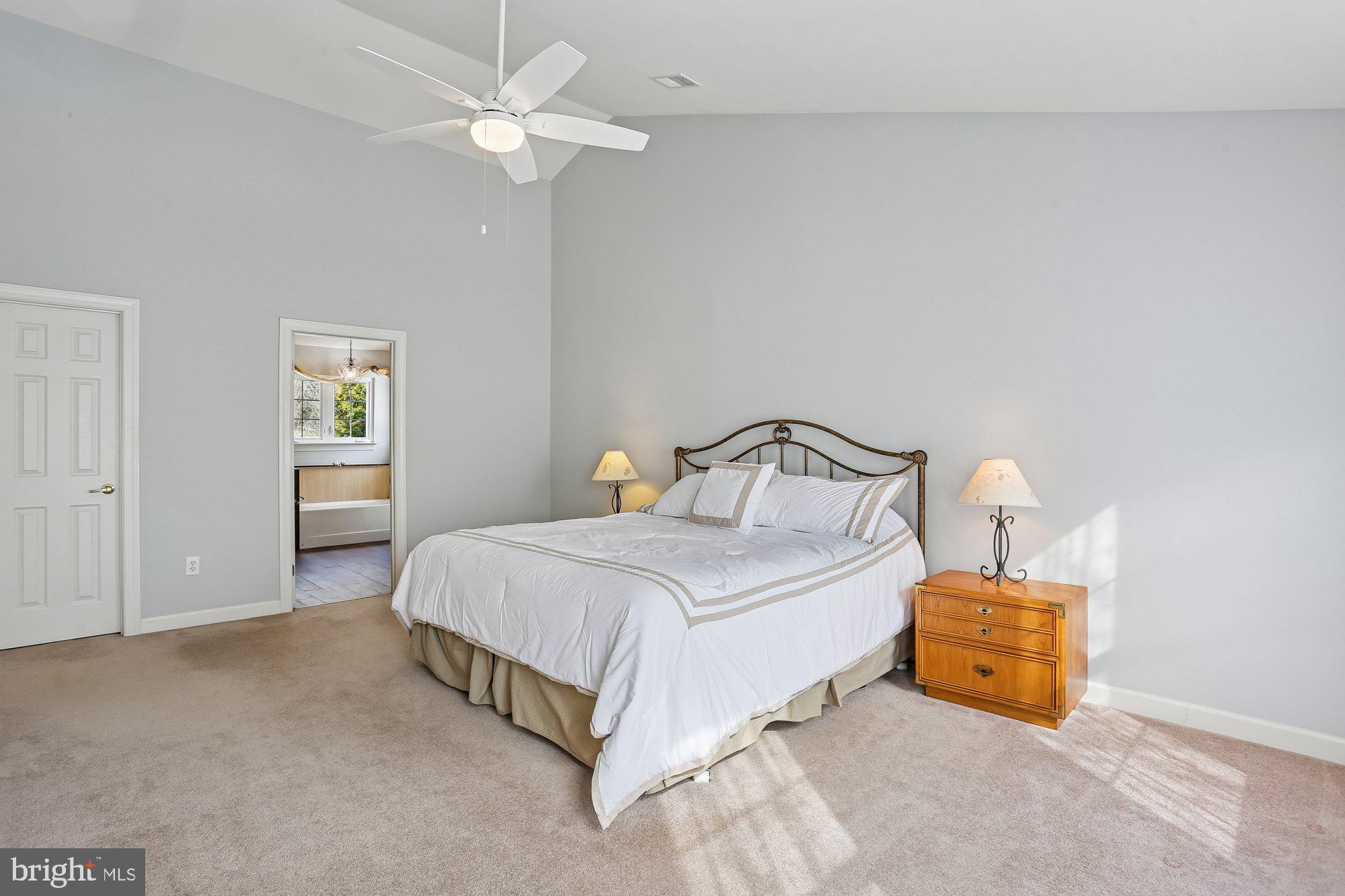 WINDSOR KNOLLS - Residential