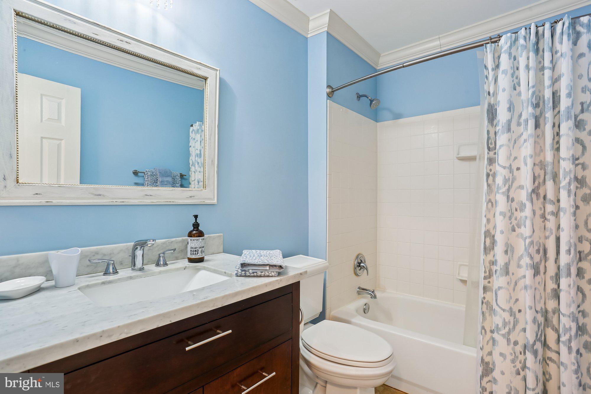 WINDSOR KNOLLS - Residential