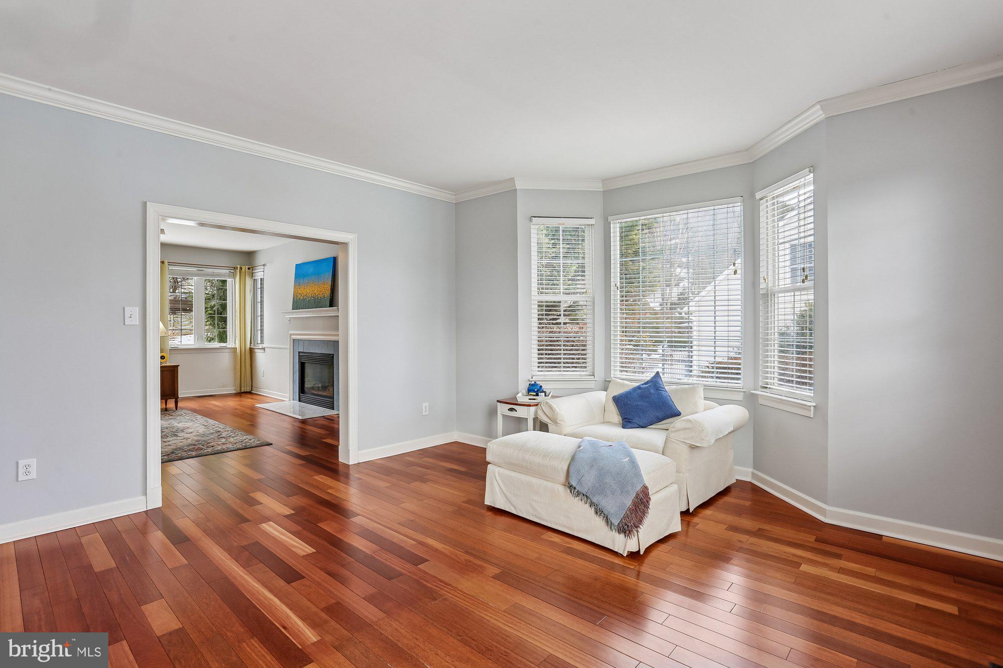 WINDSOR KNOLLS - Residential