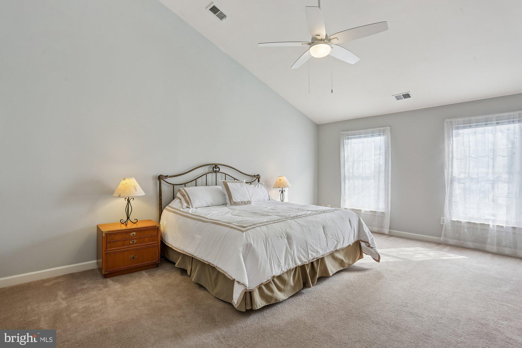 WINDSOR KNOLLS - Residential