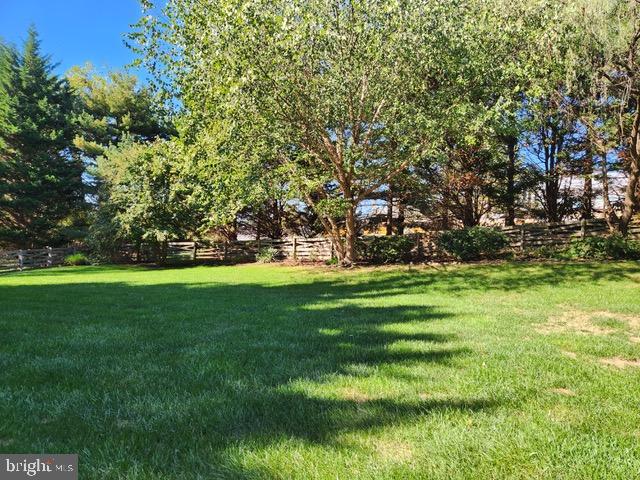 WINDSOR KNOLLS - Residential