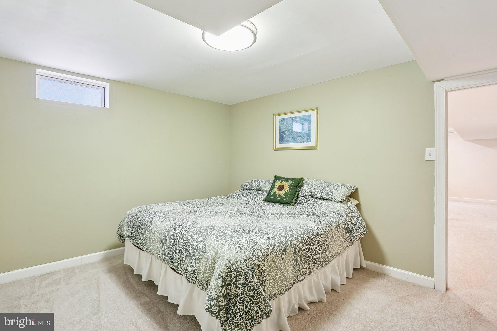 WINDSOR KNOLLS - Residential