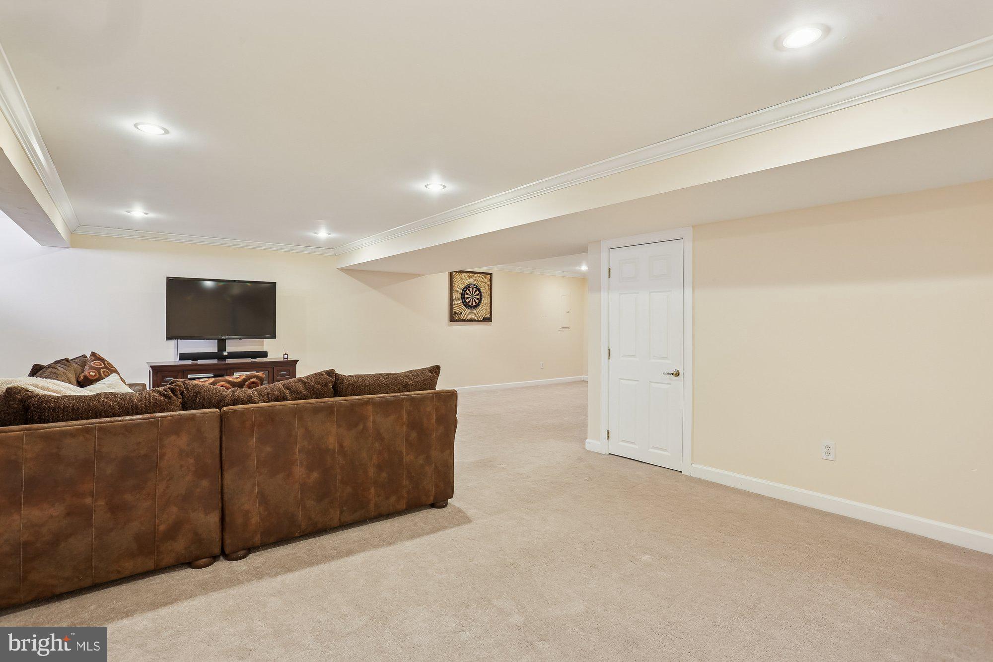 WINDSOR KNOLLS - Residential