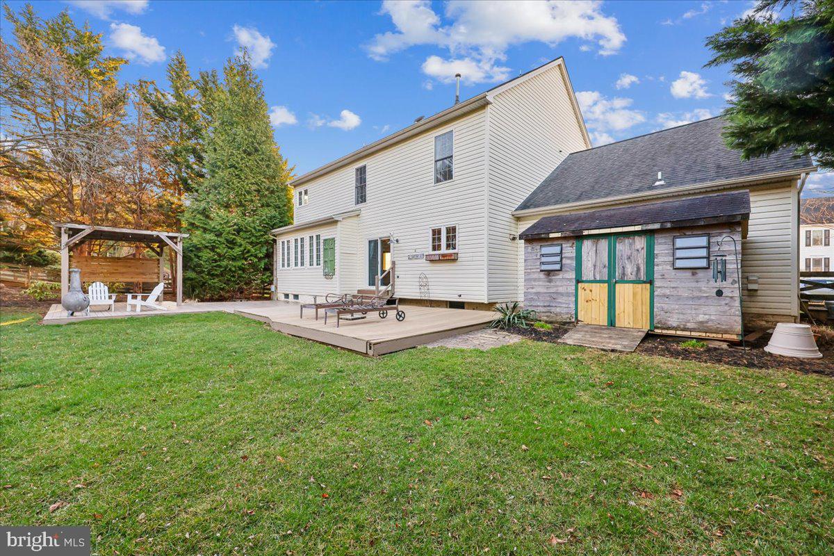 WINDSOR KNOLLS - Residential