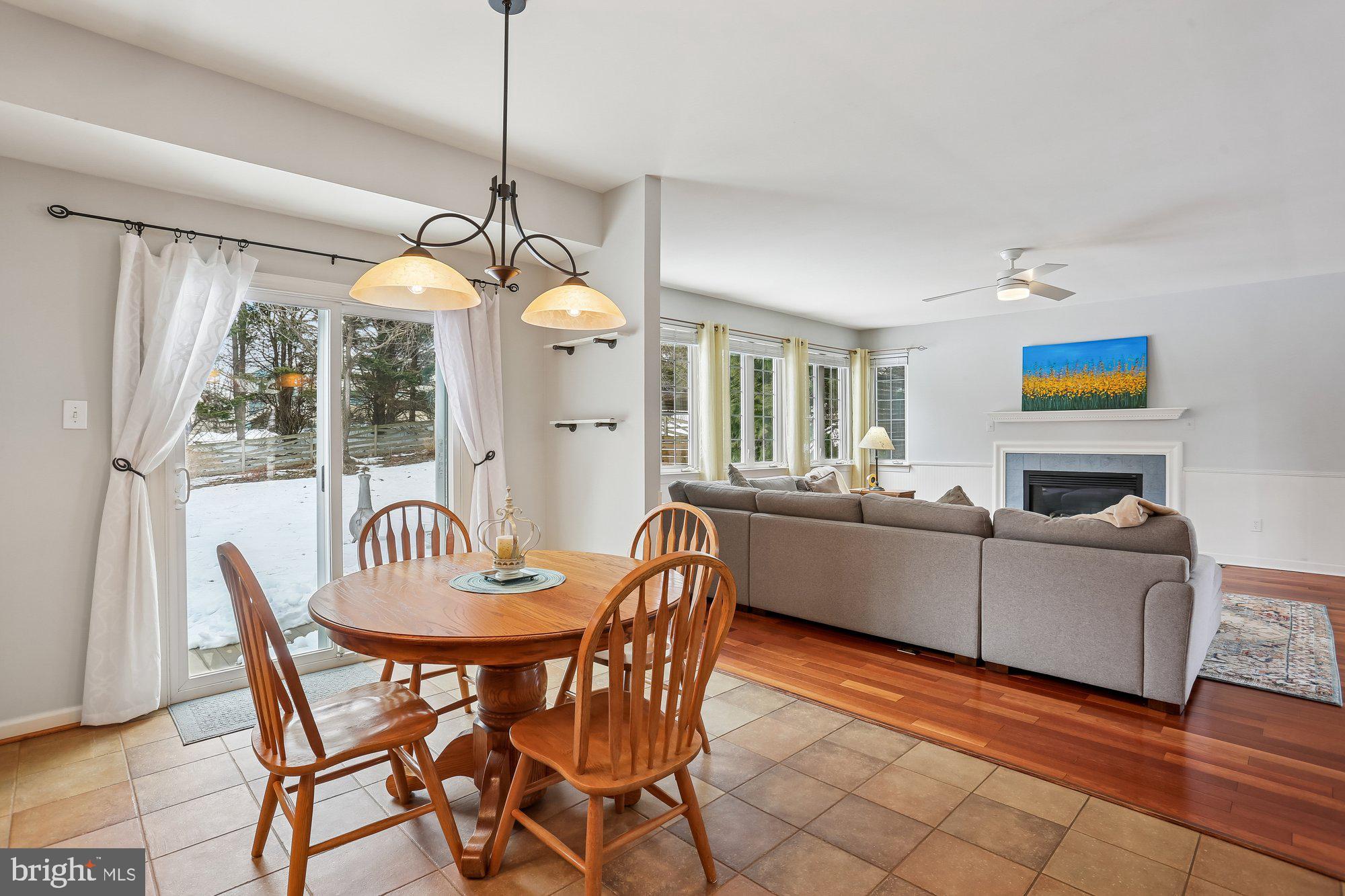 WINDSOR KNOLLS - Residential