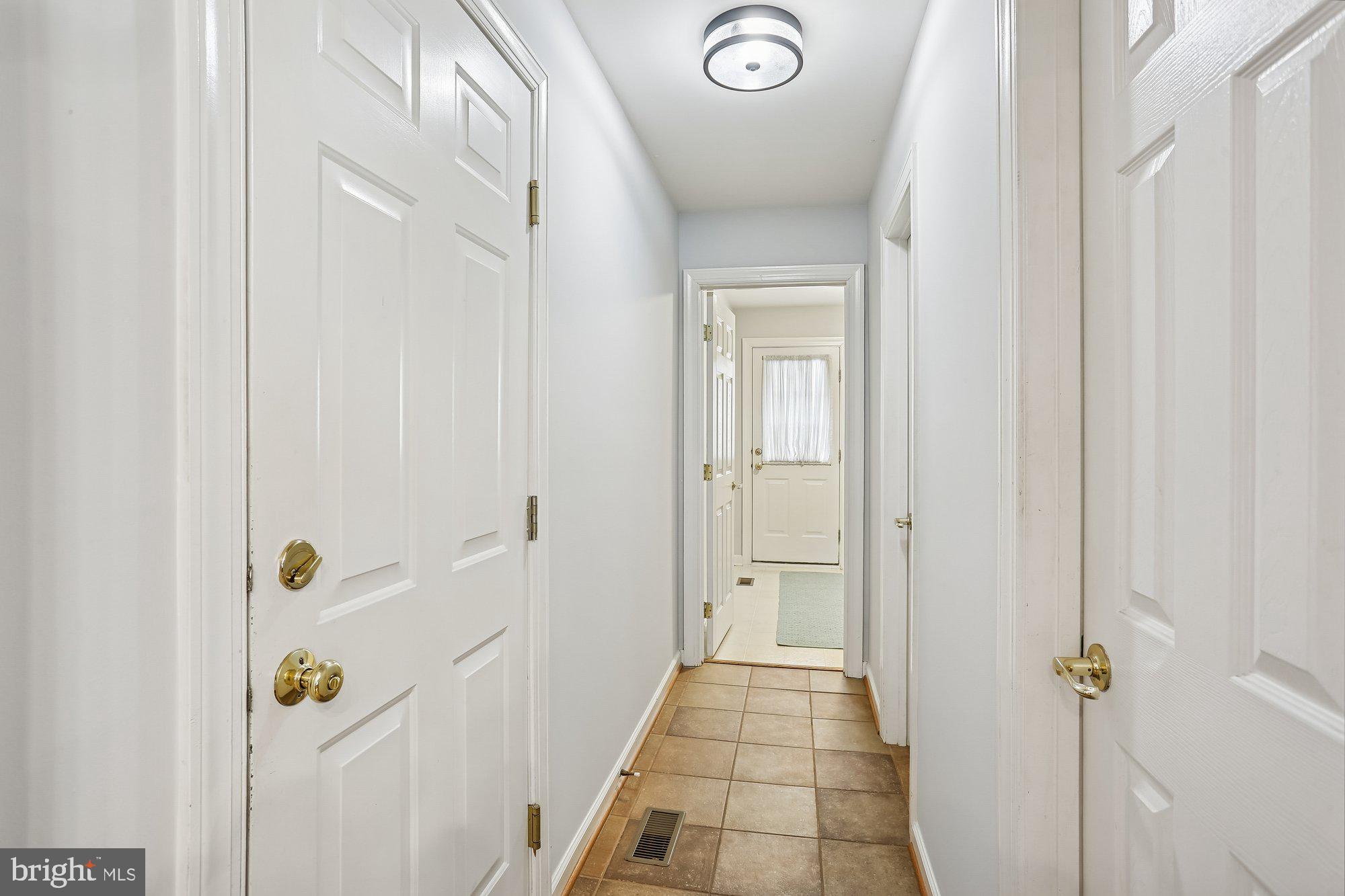 WINDSOR KNOLLS - Residential