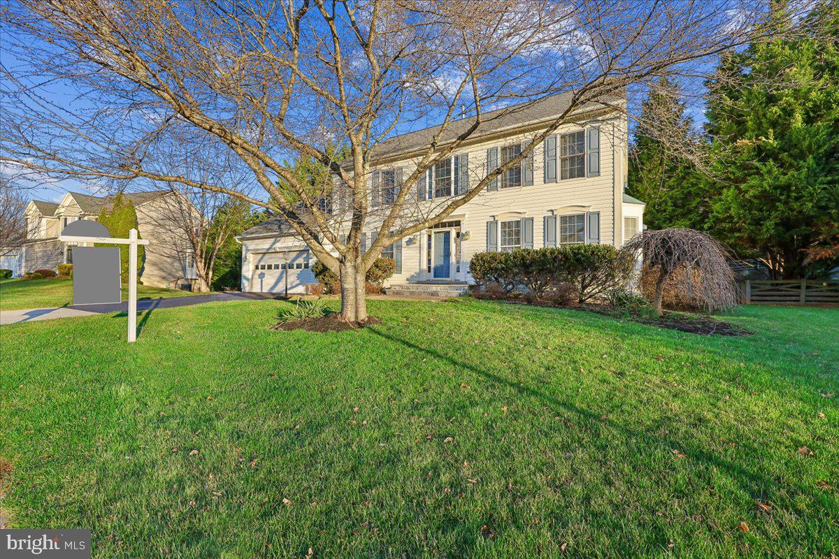 WINDSOR KNOLLS - Residential