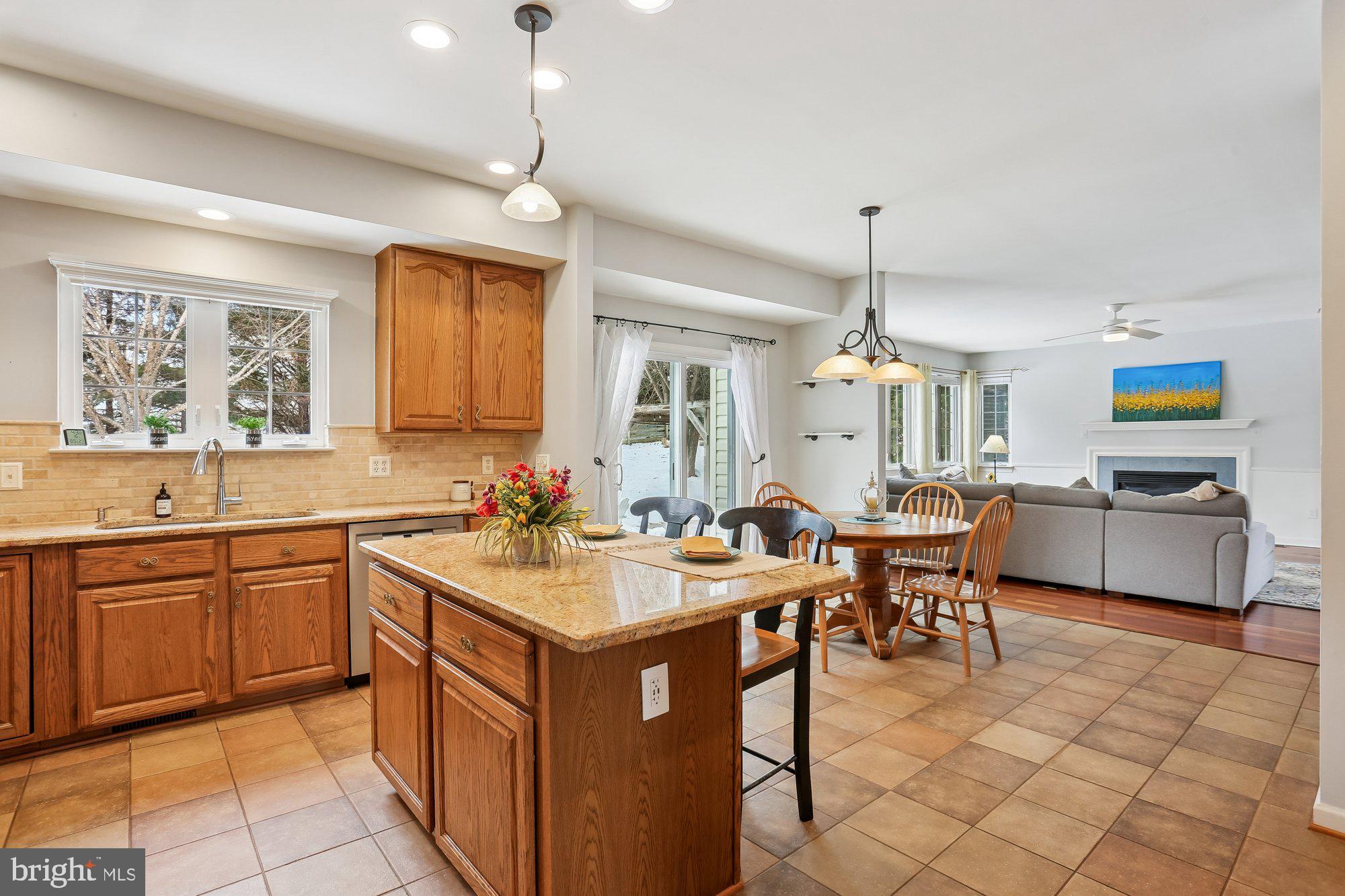 WINDSOR KNOLLS - Residential