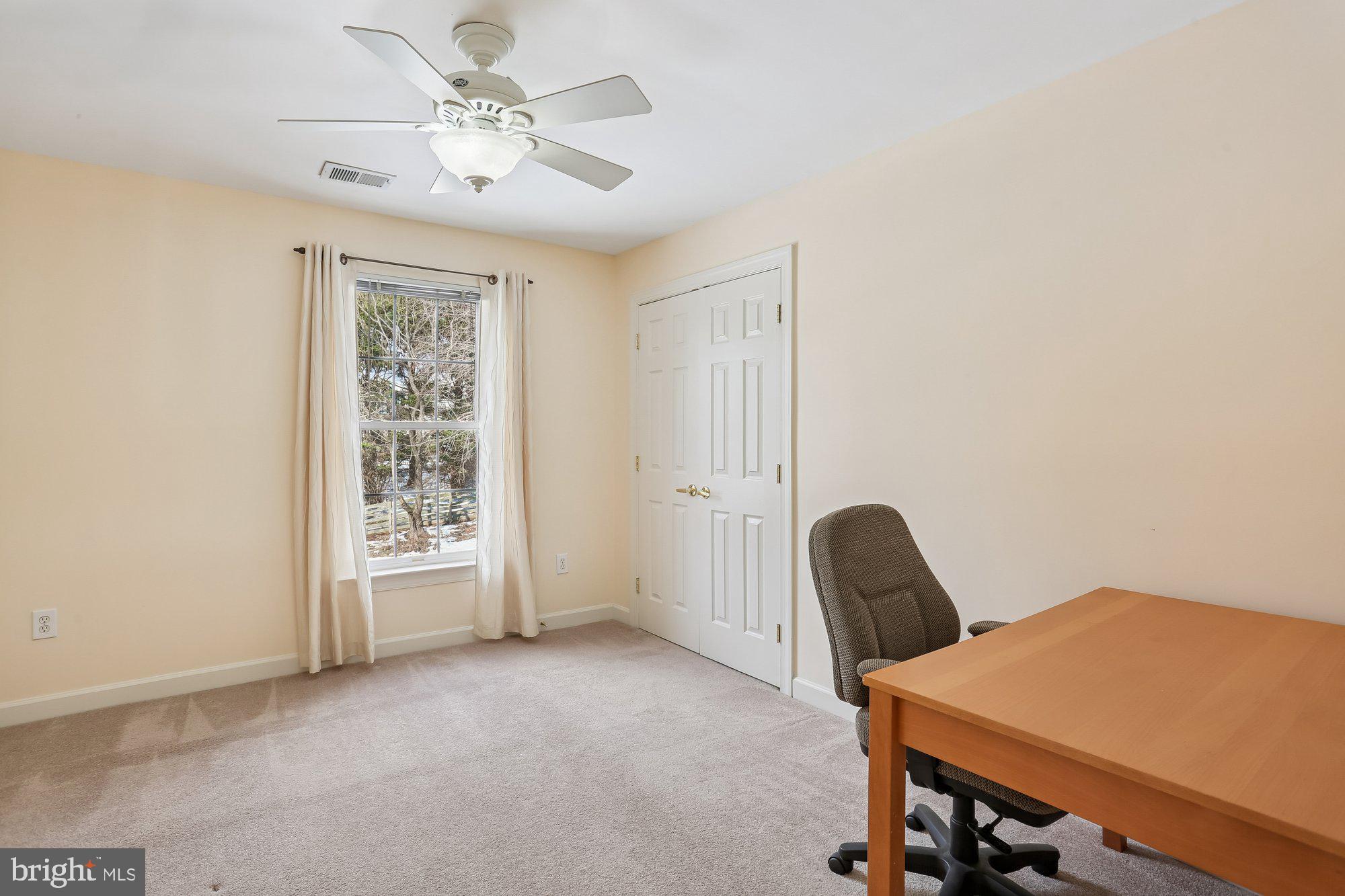 WINDSOR KNOLLS - Residential