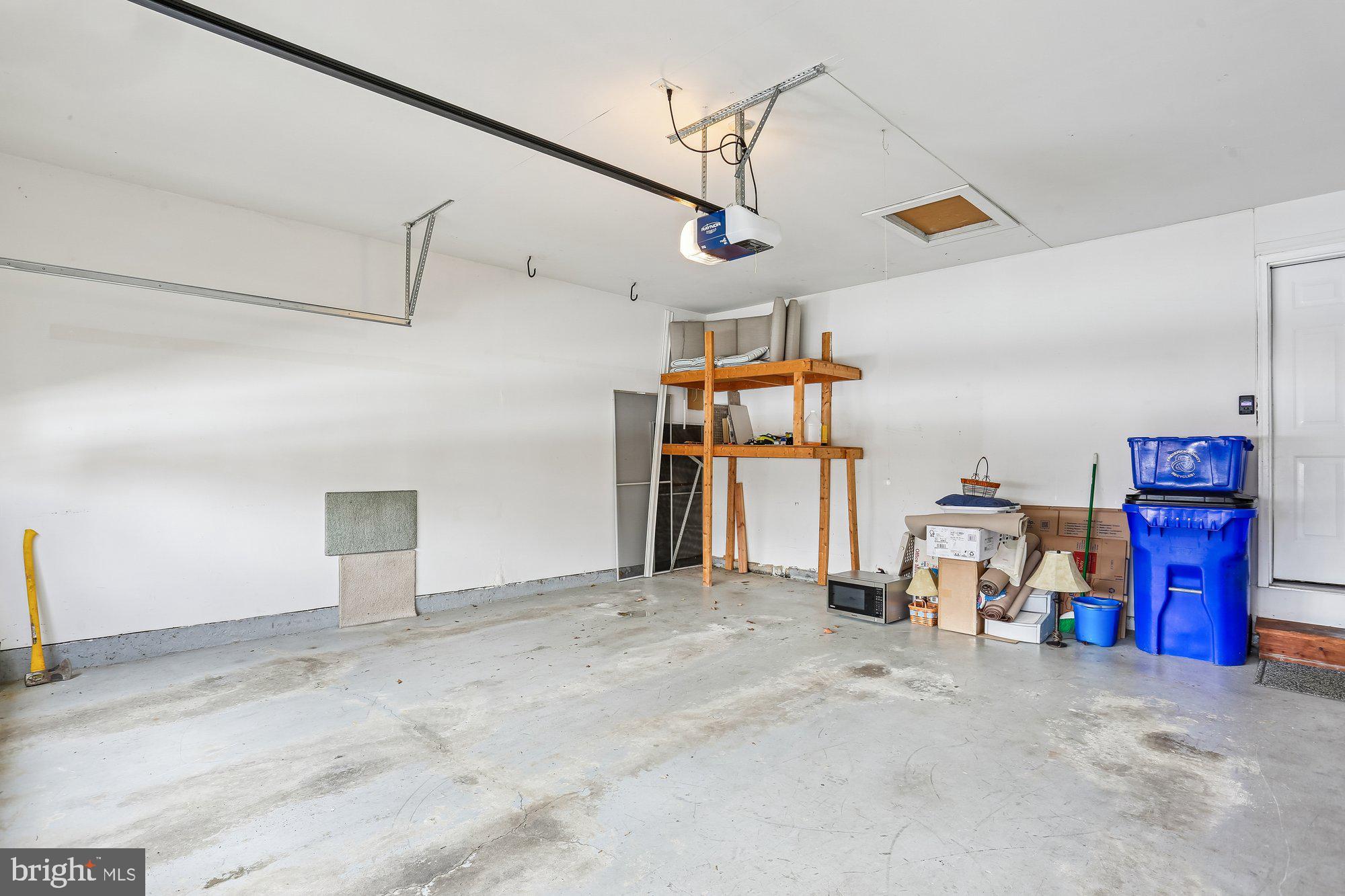 WINDSOR KNOLLS - Residential