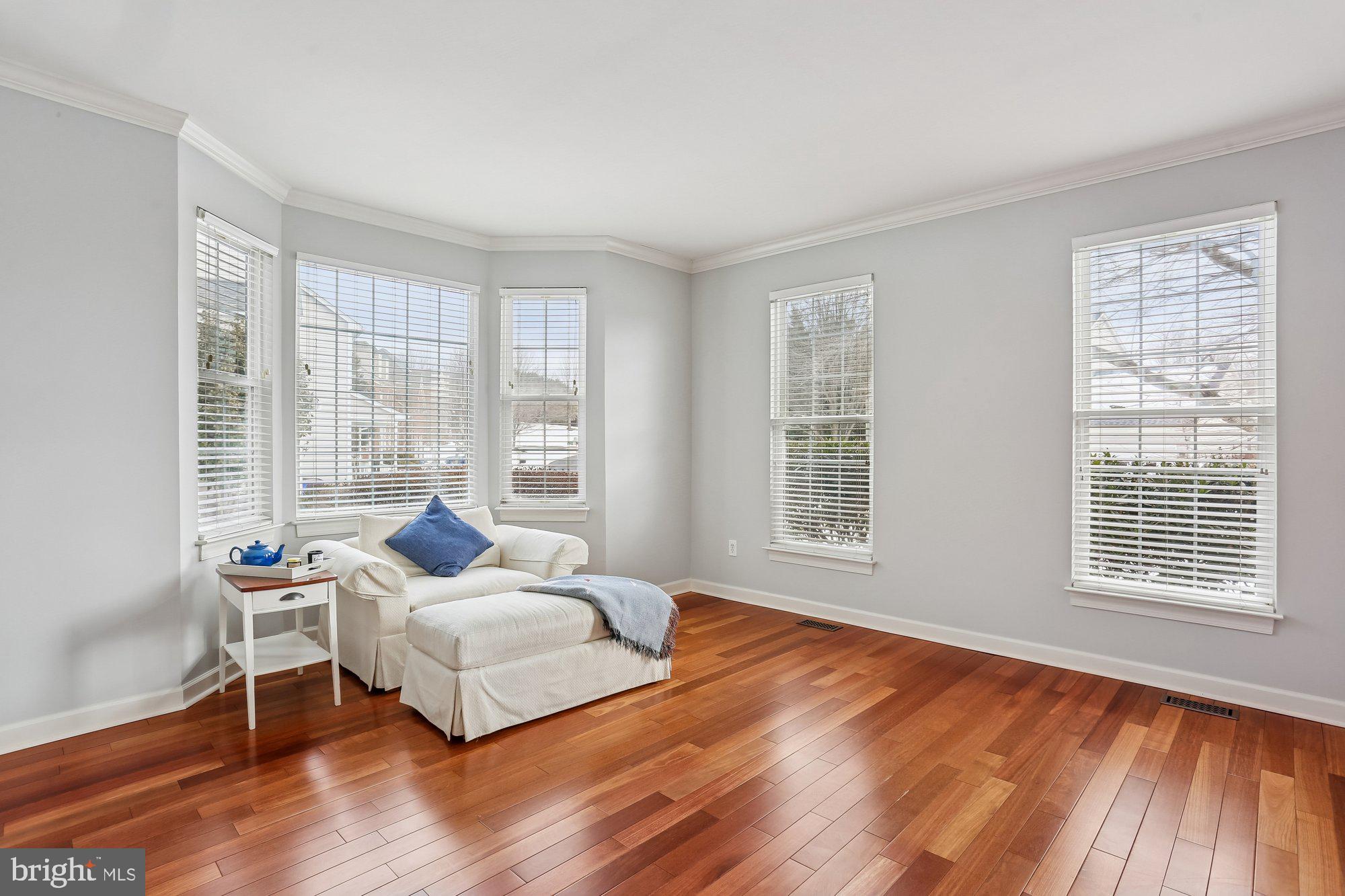 WINDSOR KNOLLS - Residential