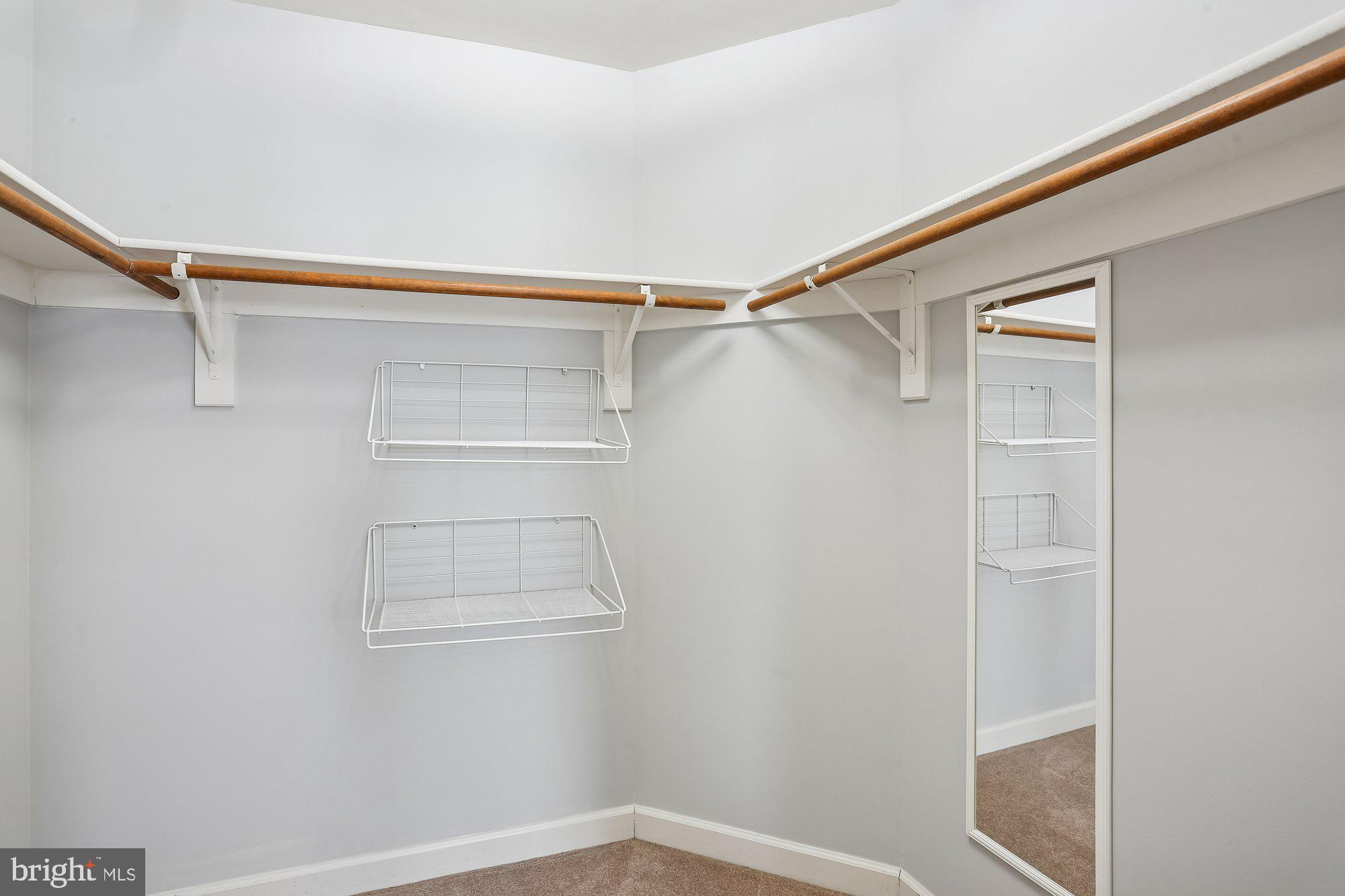 WINDSOR KNOLLS - Residential