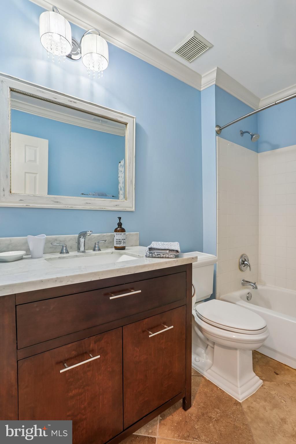 WINDSOR KNOLLS - Residential