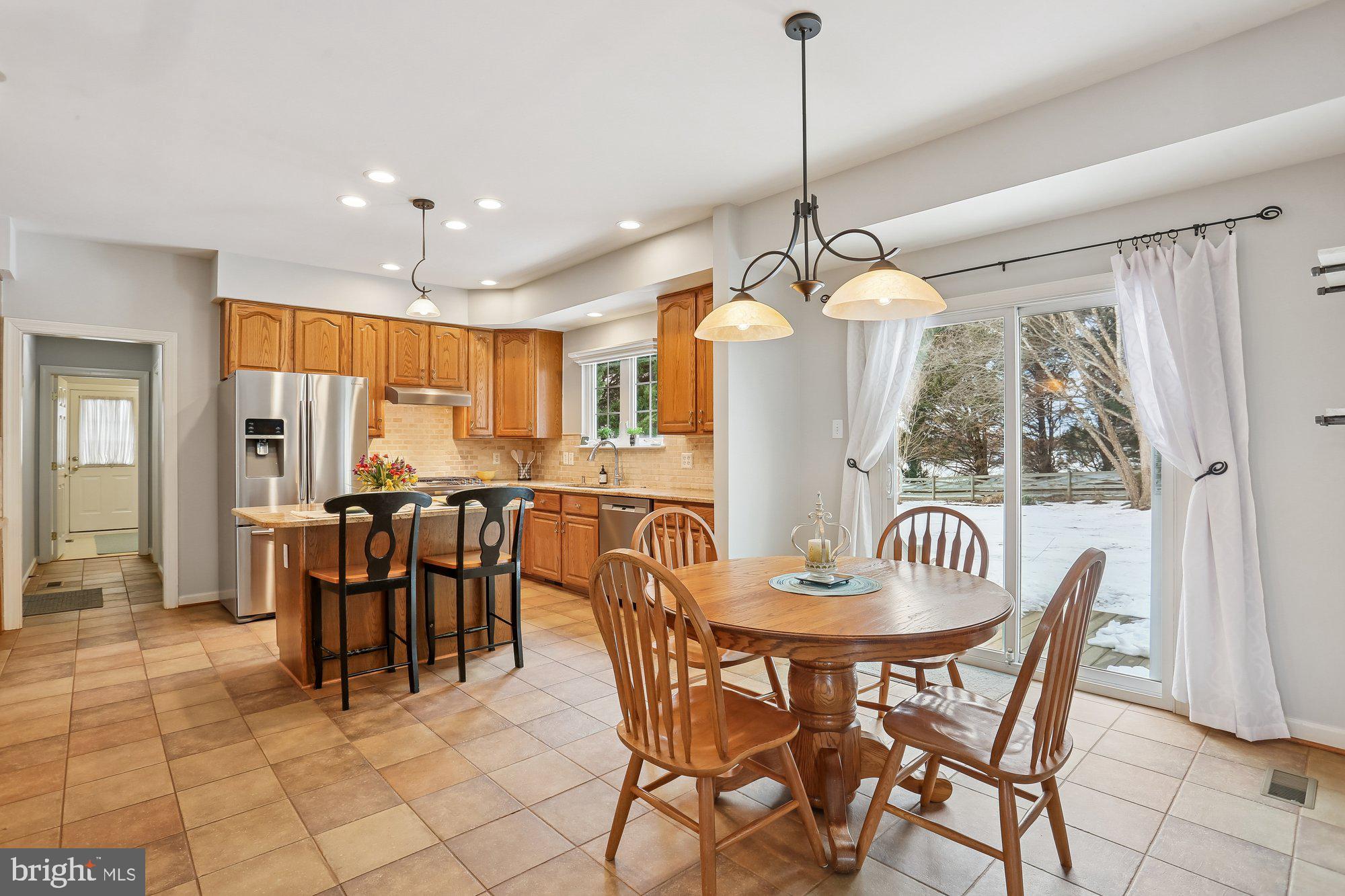 WINDSOR KNOLLS - Residential