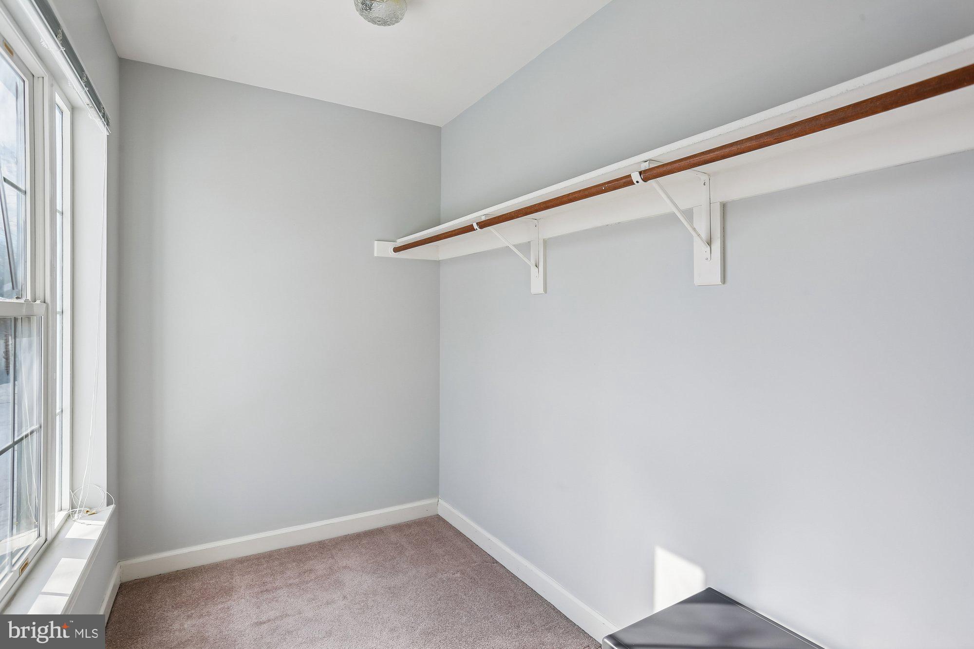 WINDSOR KNOLLS - Residential