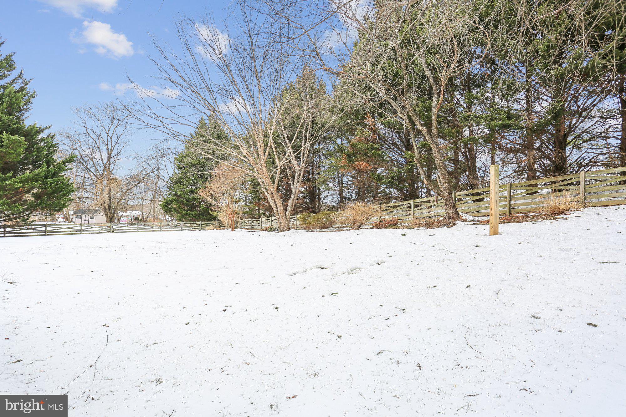 WINDSOR KNOLLS - Residential