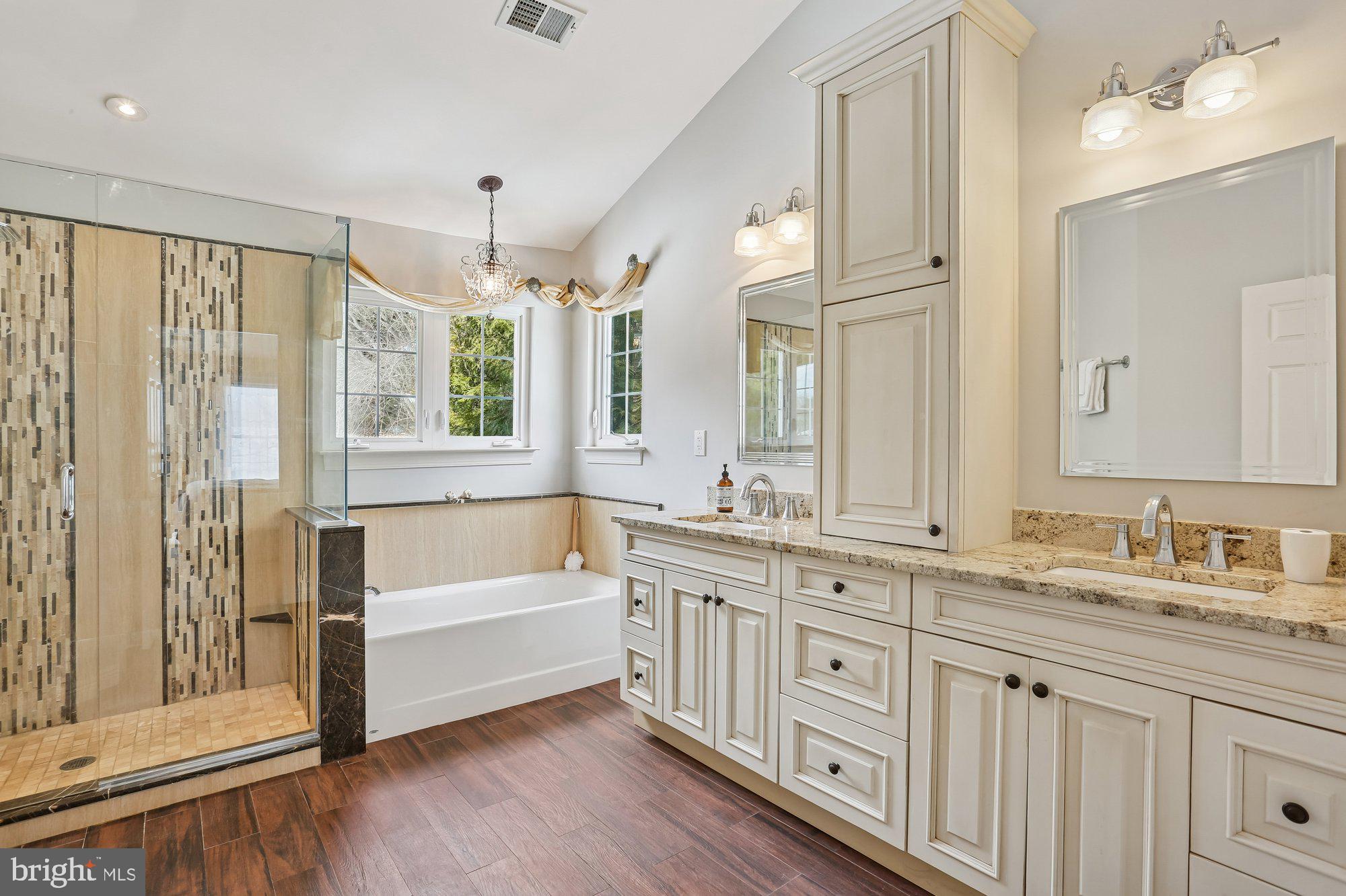 WINDSOR KNOLLS - Residential