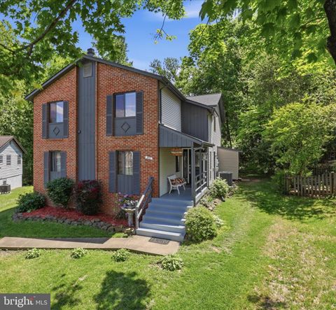 Photo of 211 Keyes Court, STERLING, VA 20164 (MLS # VALO2124858)