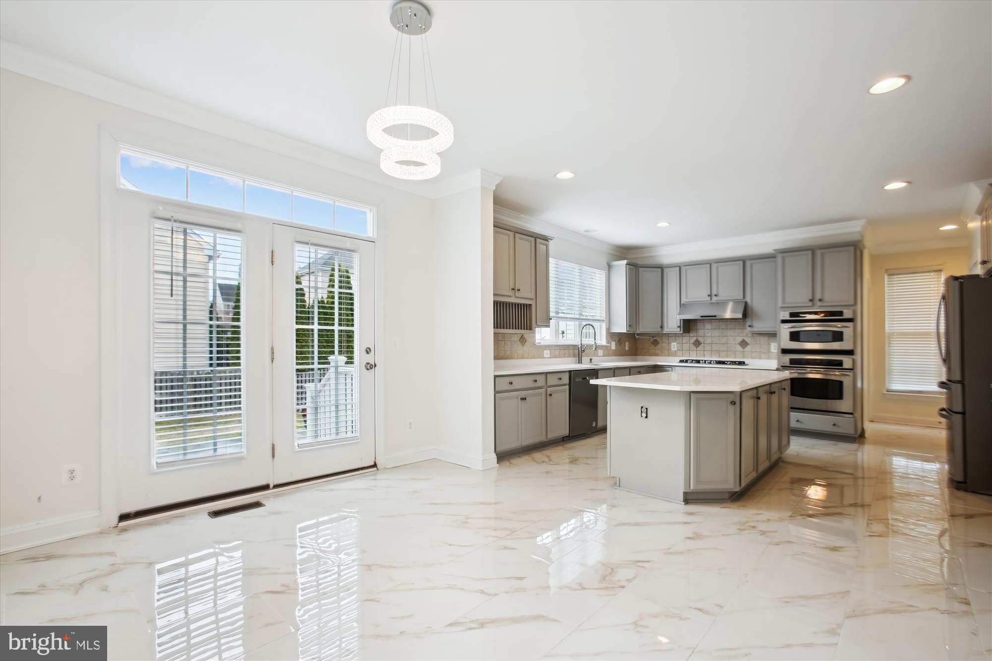 PARKWAY WEST - Residential Lease