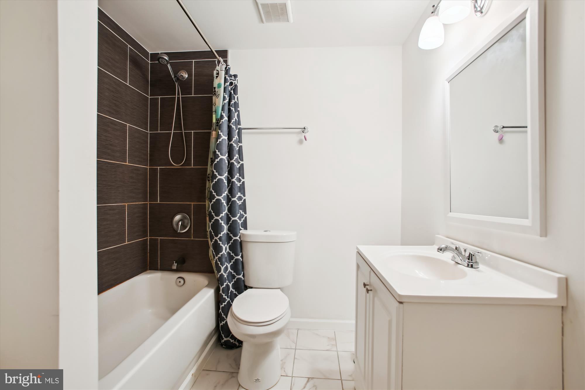 PARKWAY WEST - Residential Lease