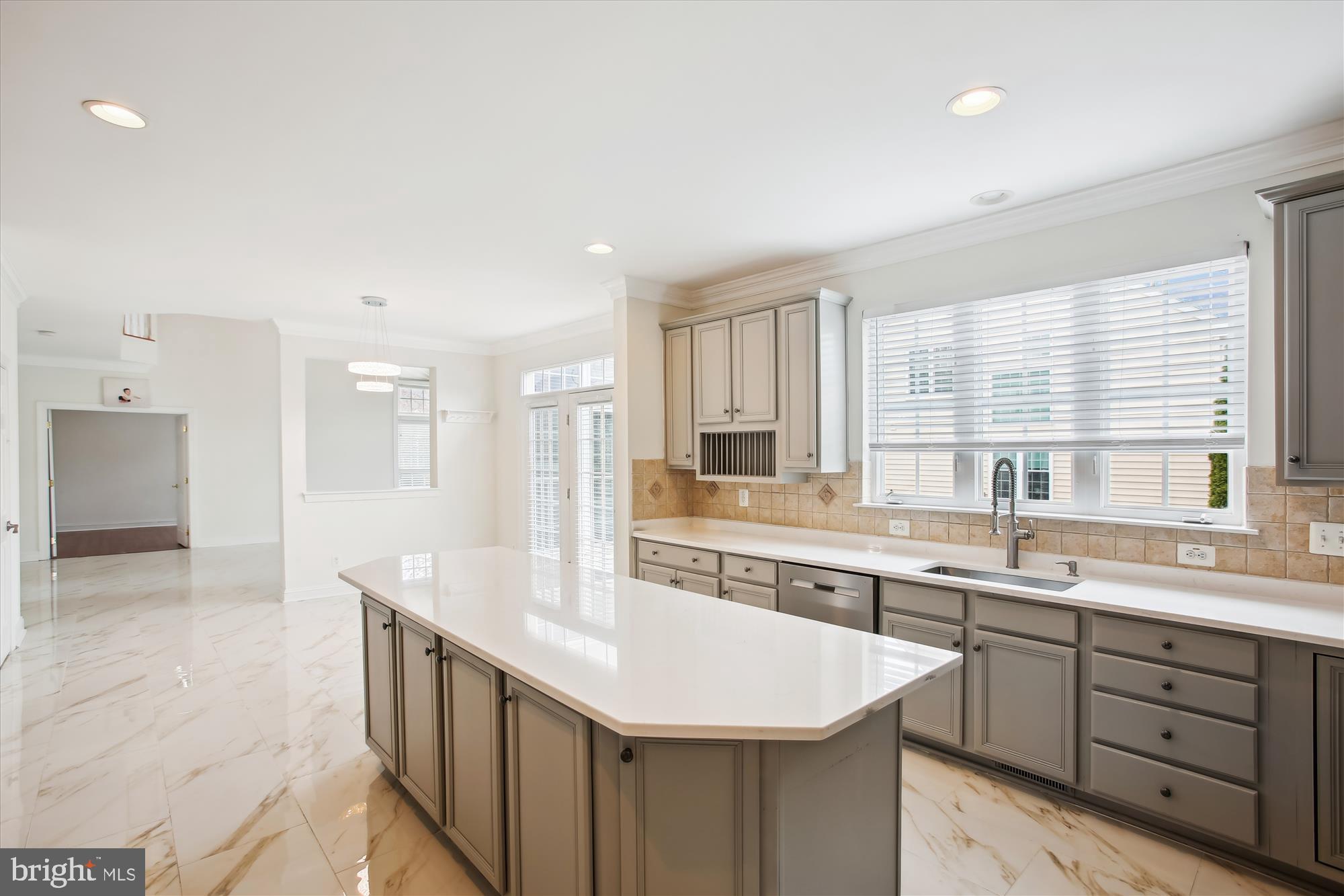 PARKWAY WEST - Residential Lease