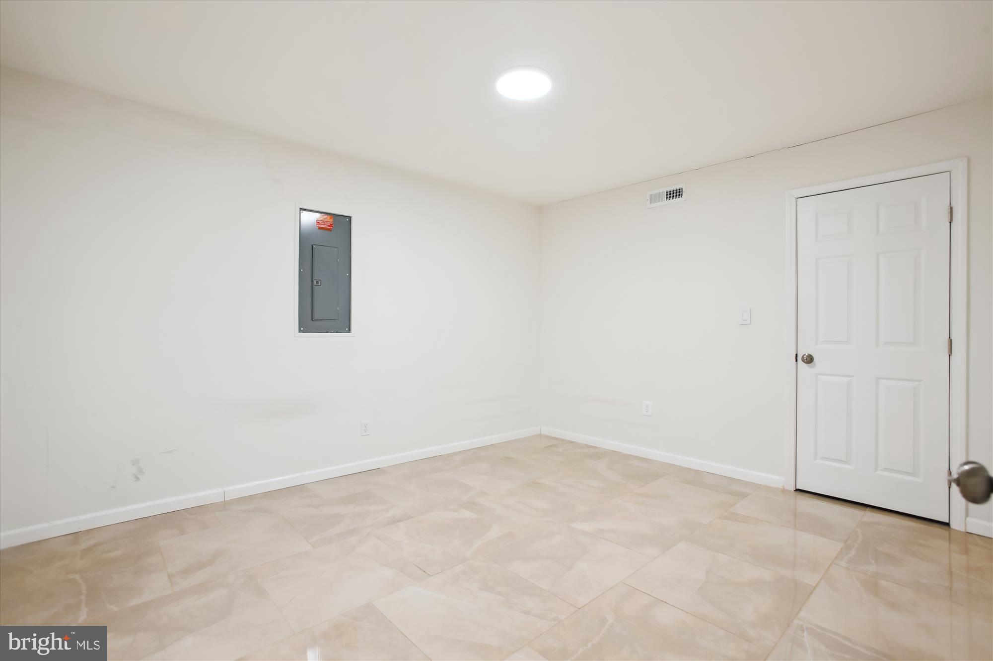 PARKWAY WEST - Residential Lease