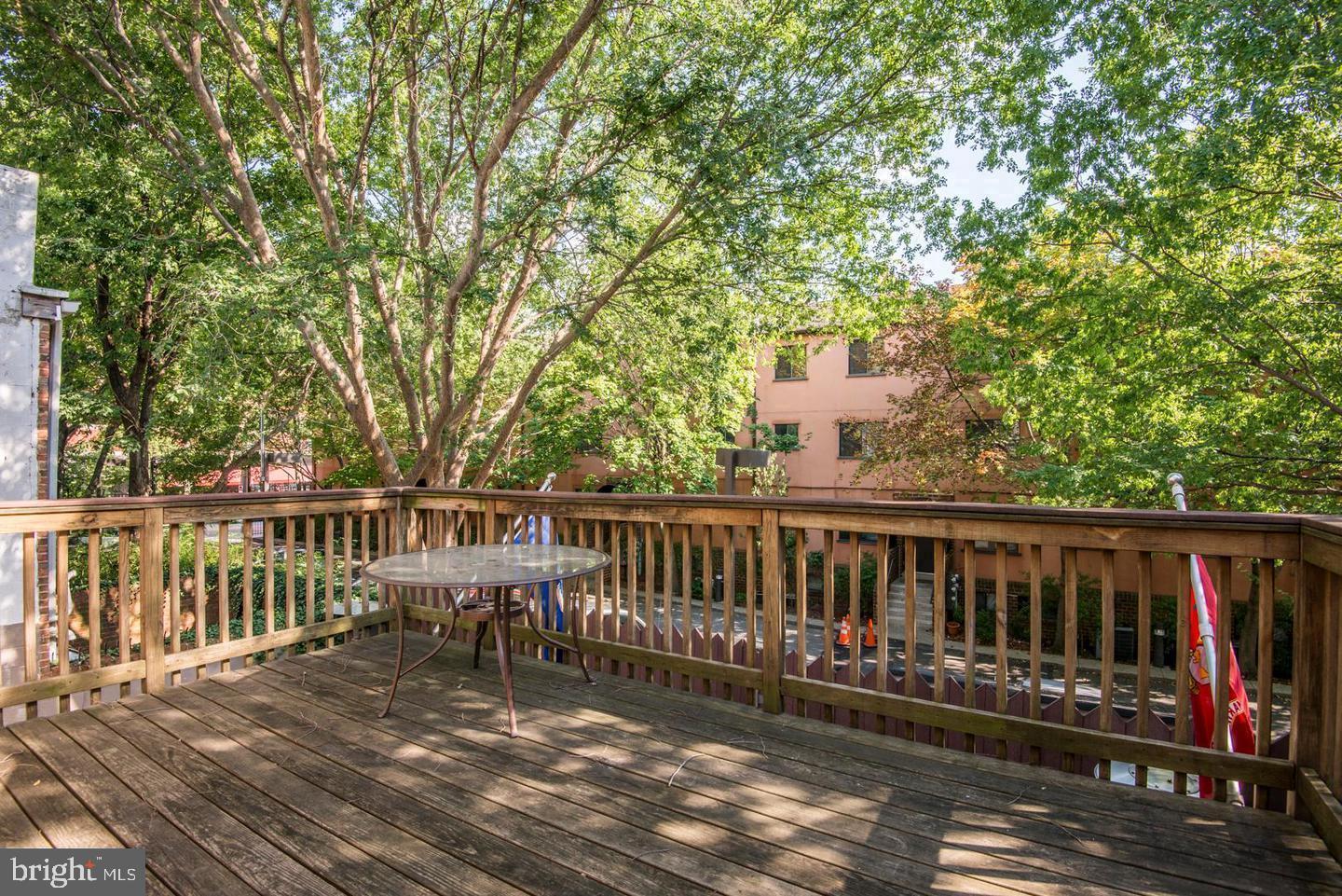 HAWTHORNE - Residential Lease