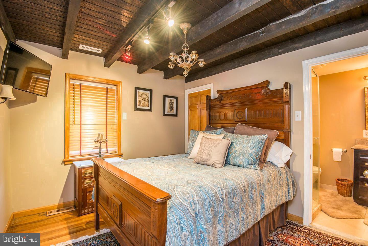 HAWTHORNE - Residential Lease